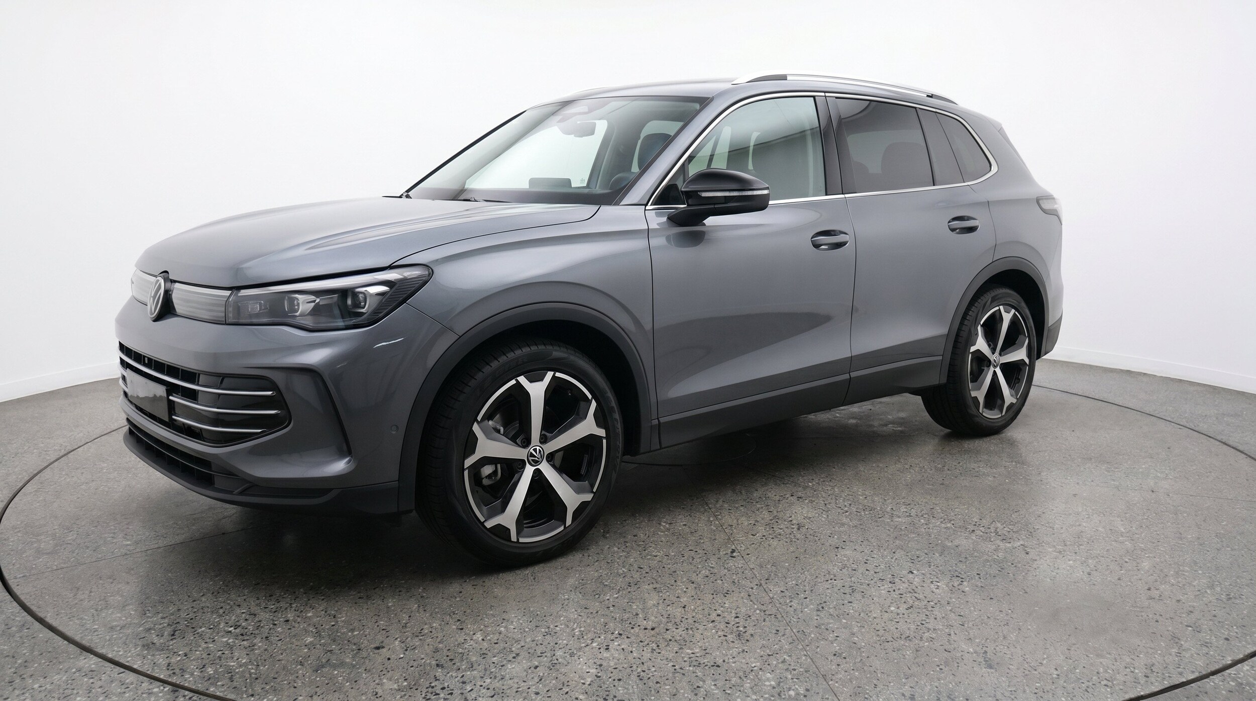 Thumbnail: 2026 Volkswagen Tiguan - 3