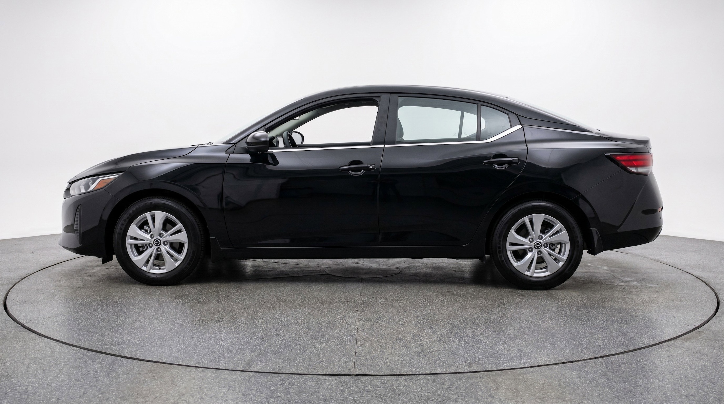 Thumbnail: 2025 Nissan Sentra - 5