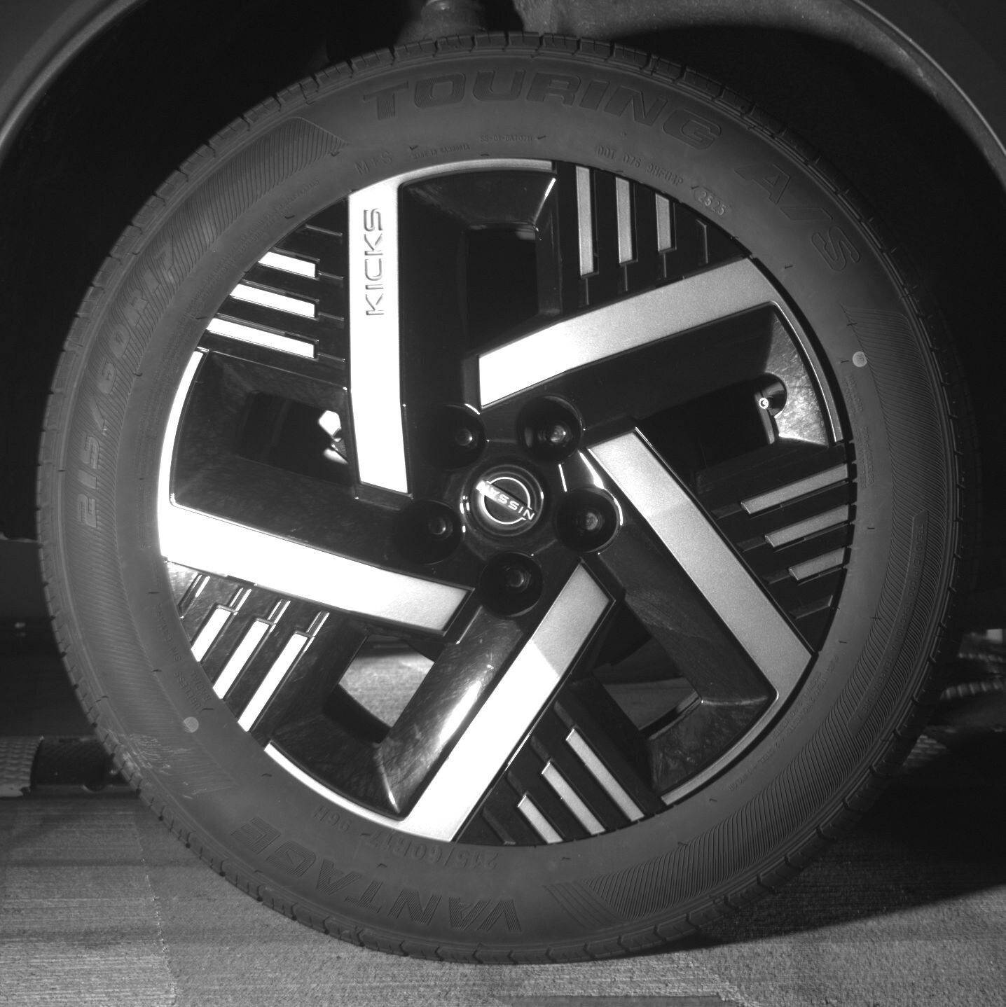 Thumbnail: 2025 Nissan Kicks - 12