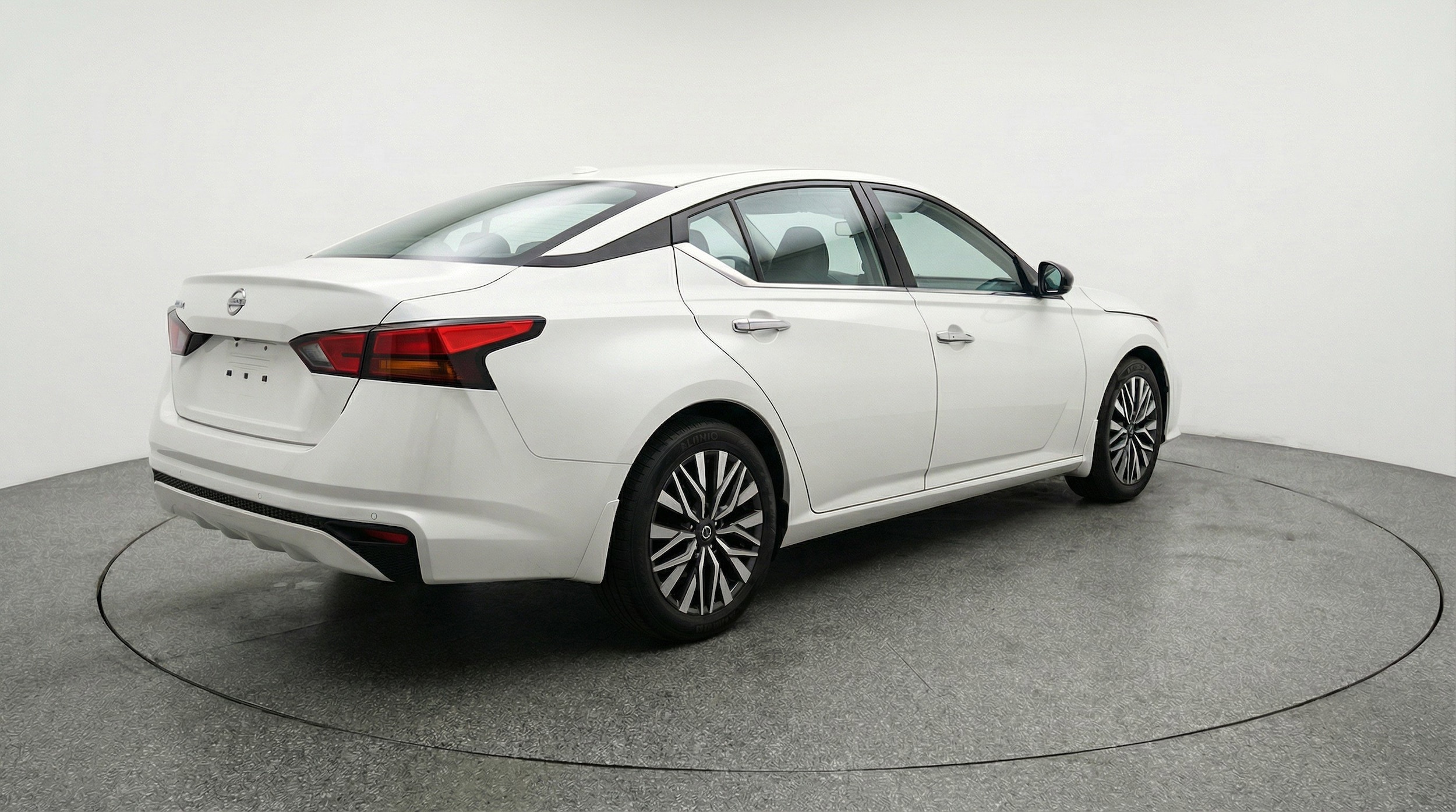 Thumbnail: 2025 Nissan Altima - 9