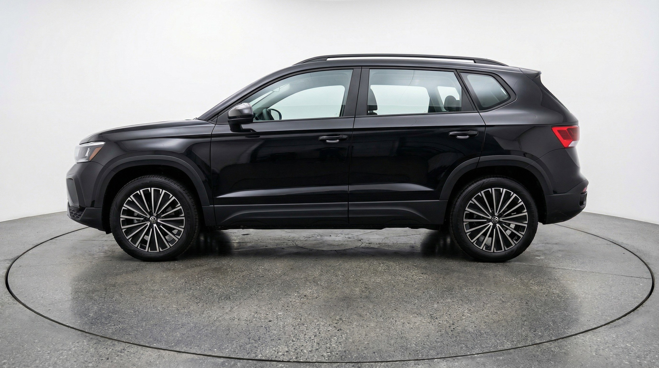 Thumbnail: 2025 Volkswagen Taos - 5