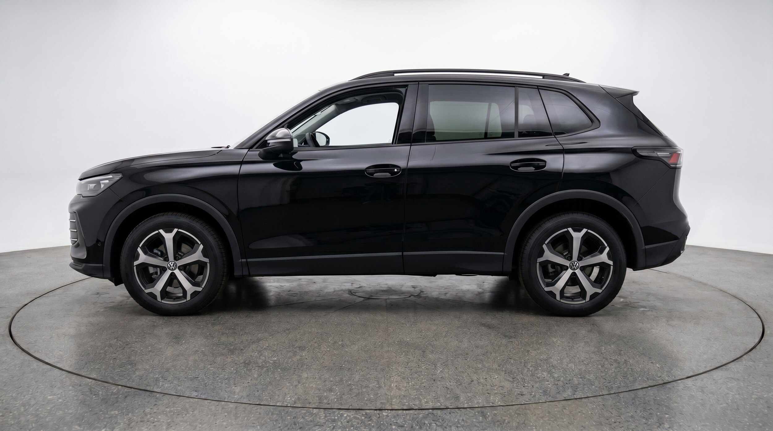 Thumbnail: 2026 Volkswagen Tiguan - 5