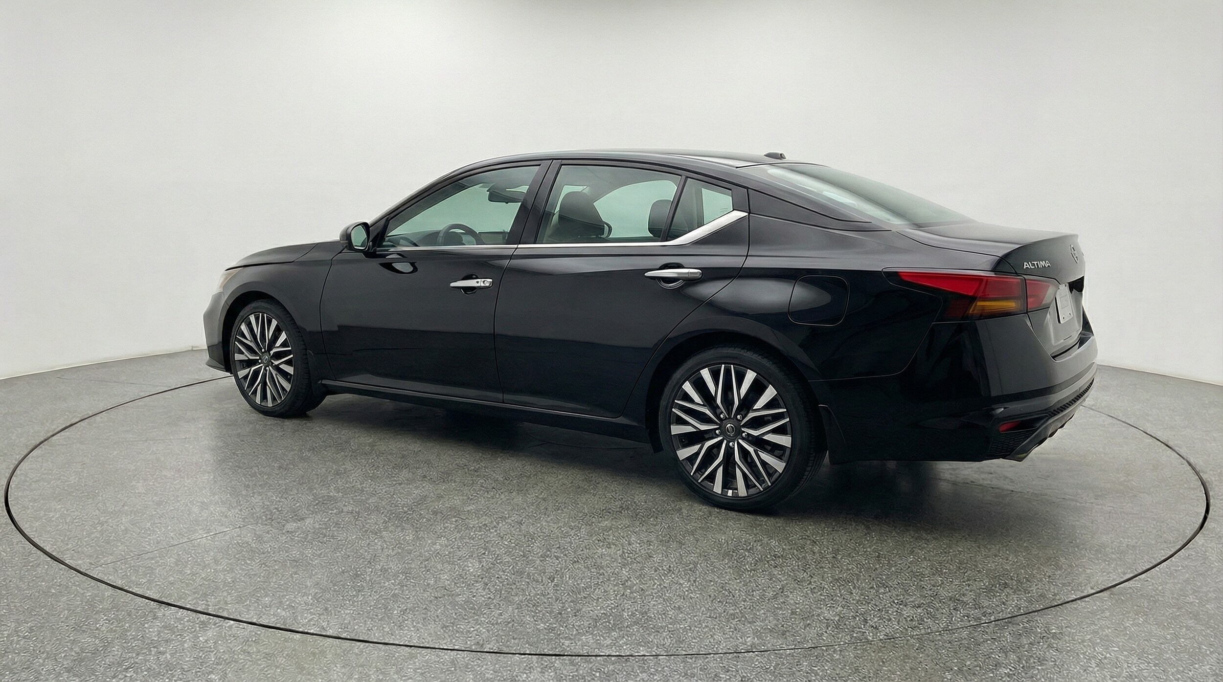 Thumbnail: 2025 Nissan Altima - 5