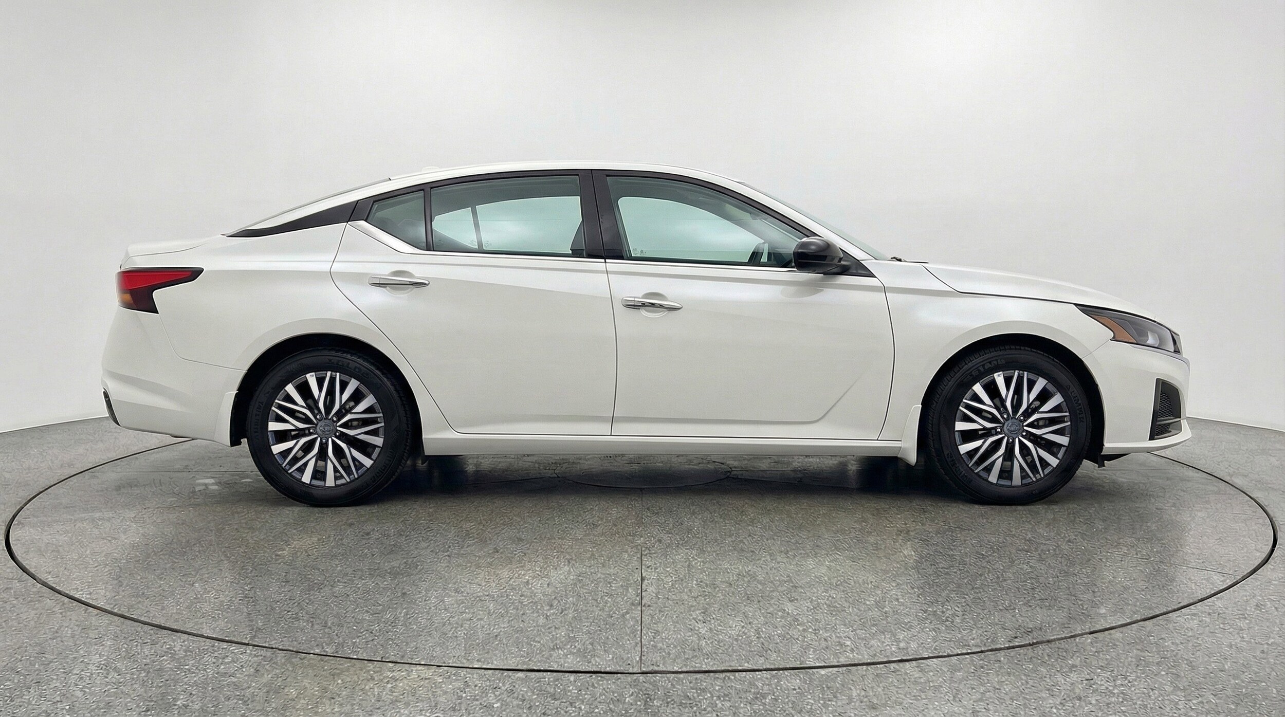 Thumbnail: 2025 Nissan Altima - 11