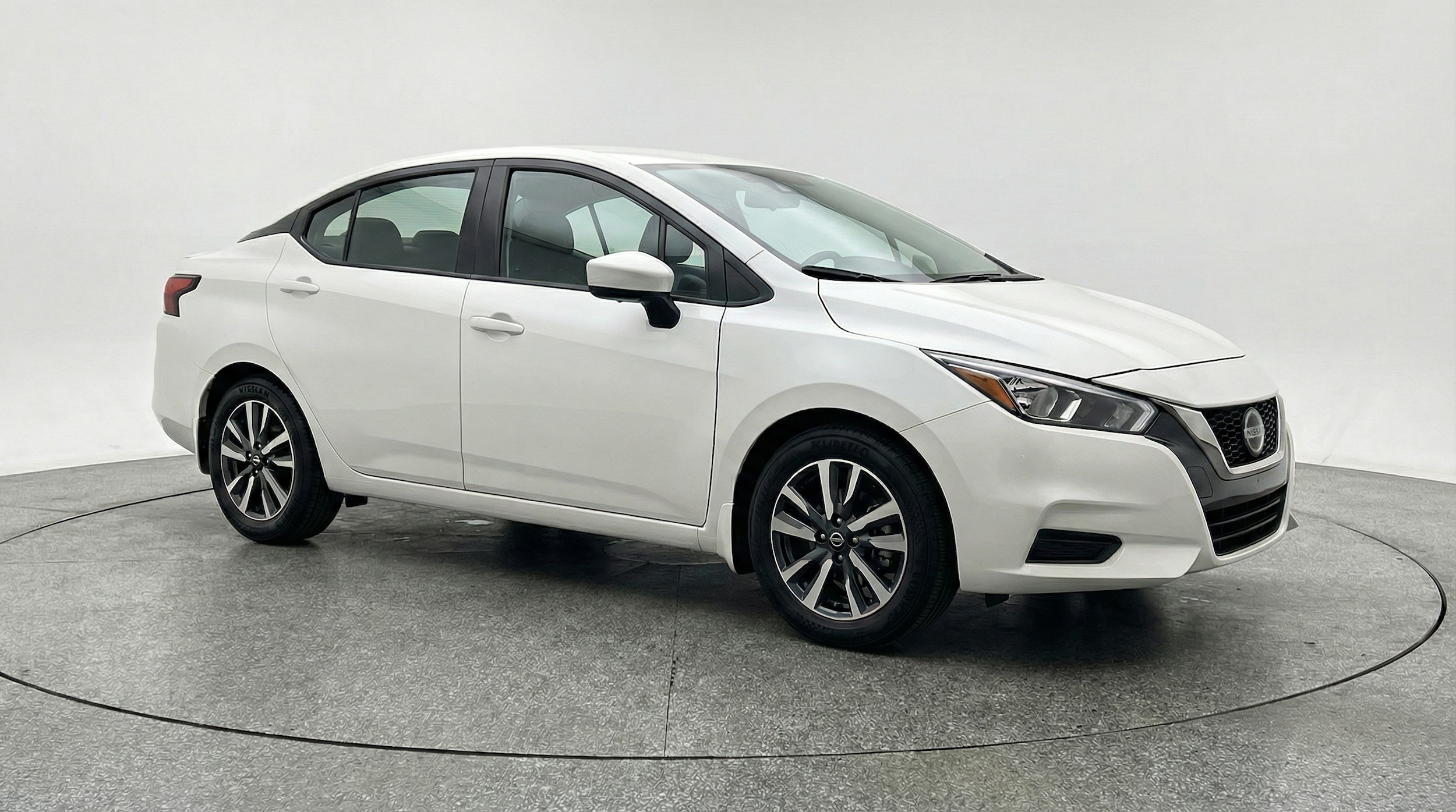 2025 Nissan Versa Sedan SV