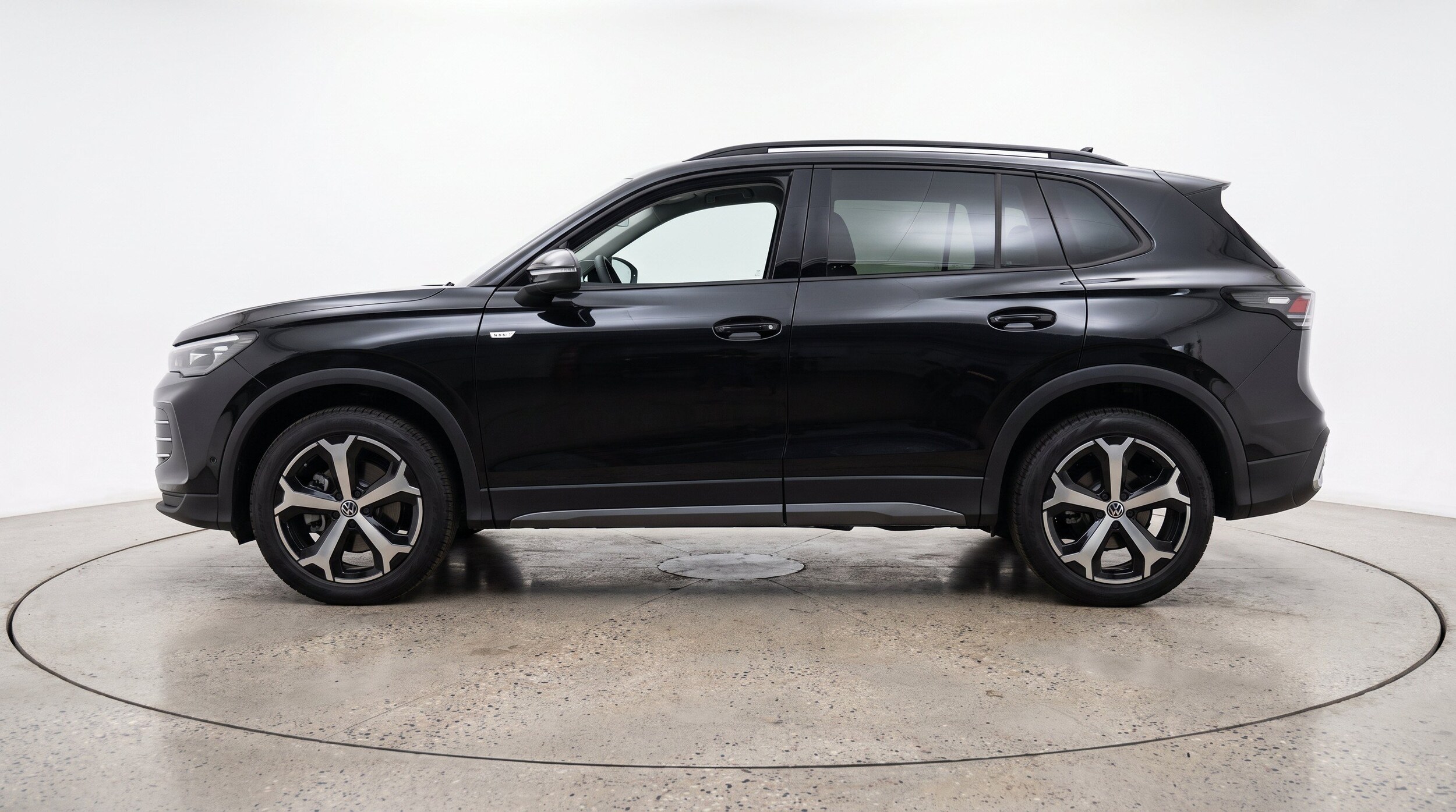 Thumbnail: 2026 Volkswagen Tiguan - 5