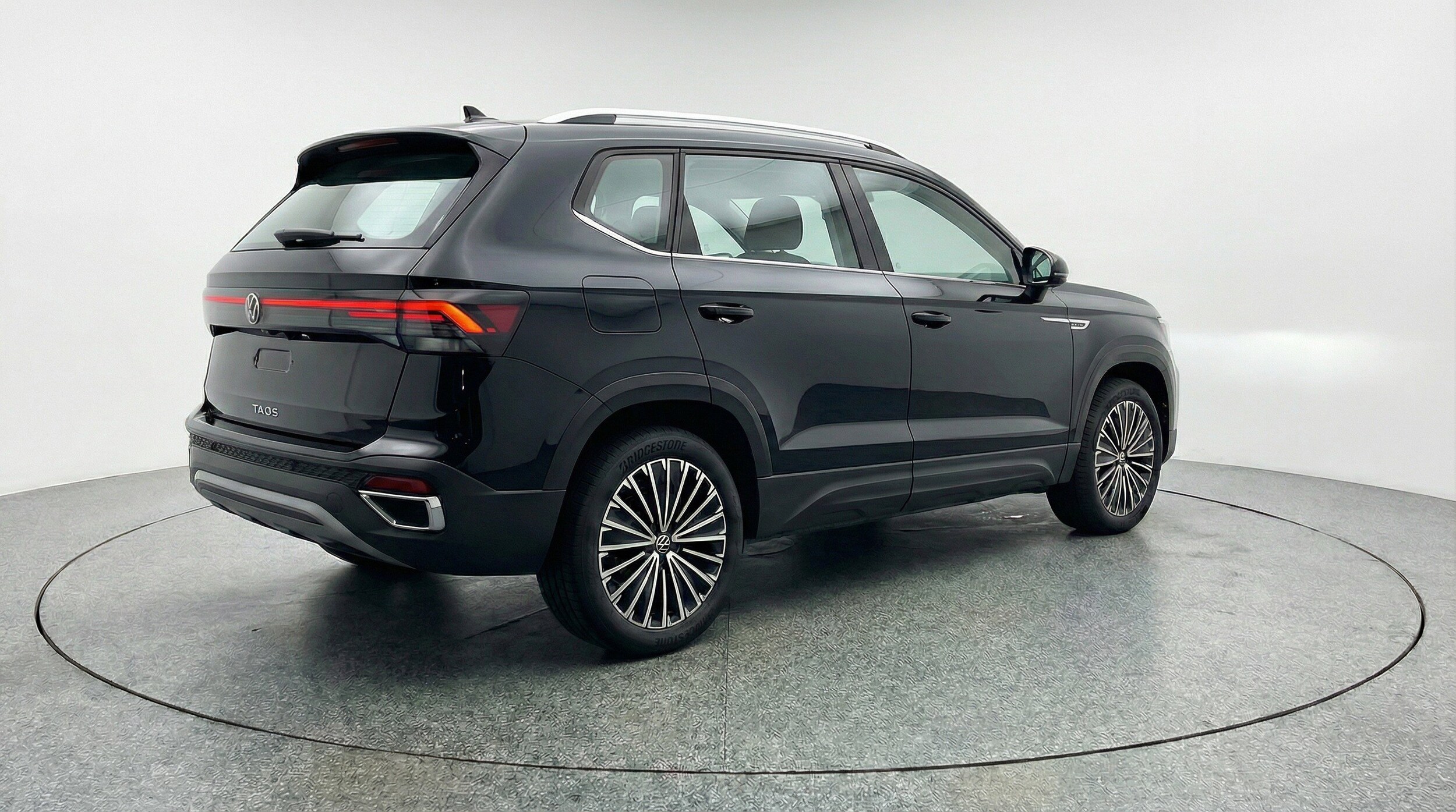 Thumbnail: 2025 Volkswagen Taos - 9