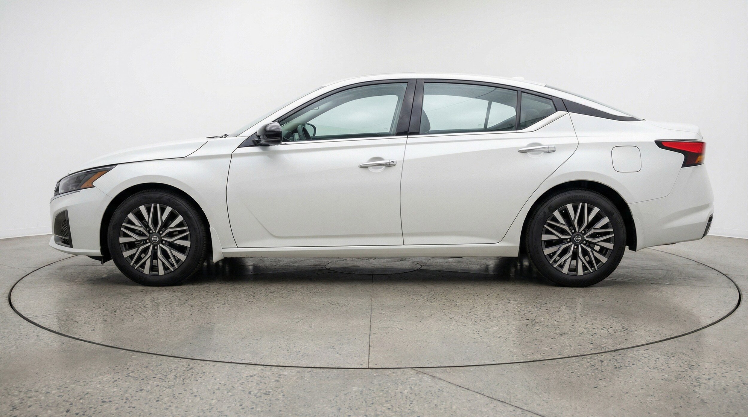 Thumbnail: 2025 Nissan Altima - 5