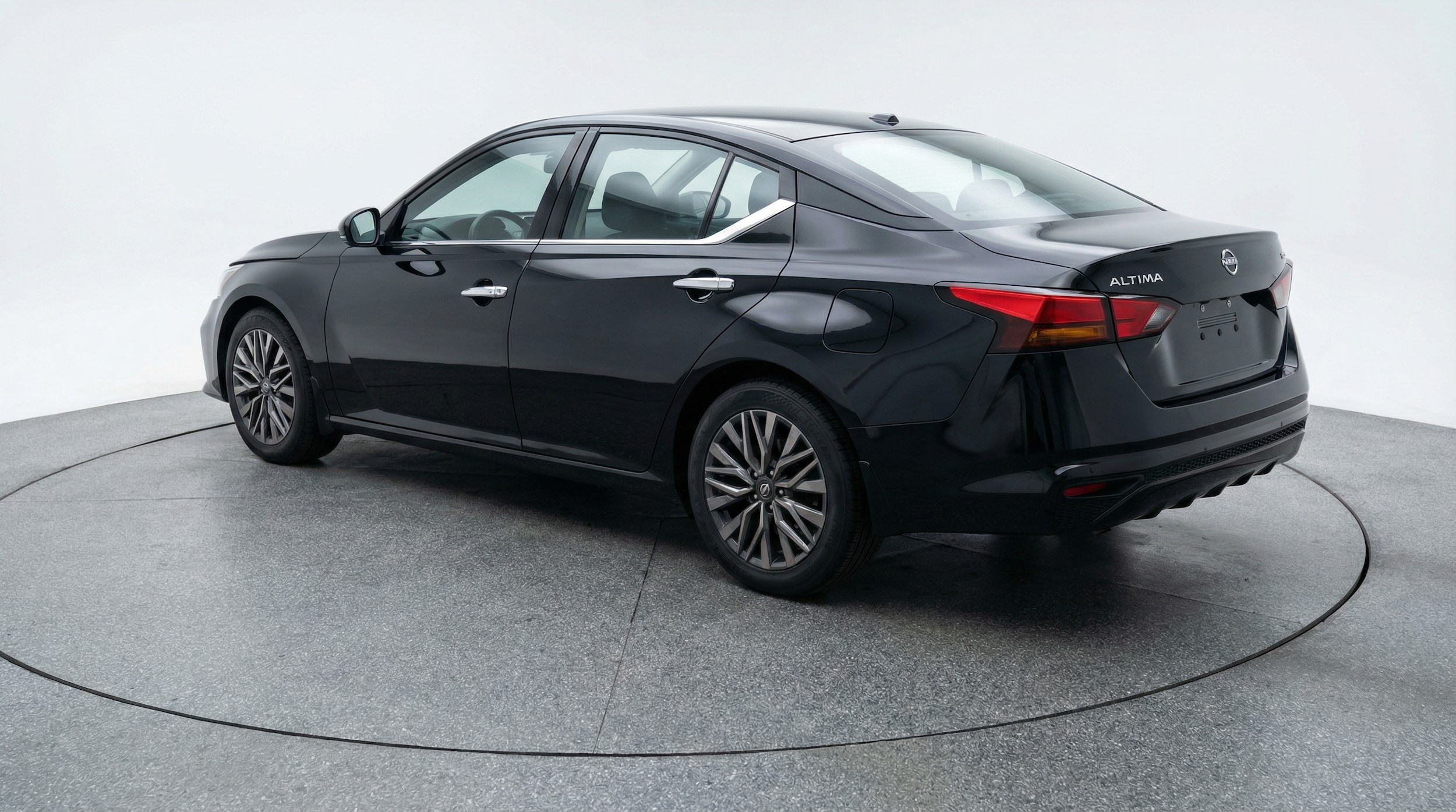 Thumbnail: 2025 Nissan Altima - 5