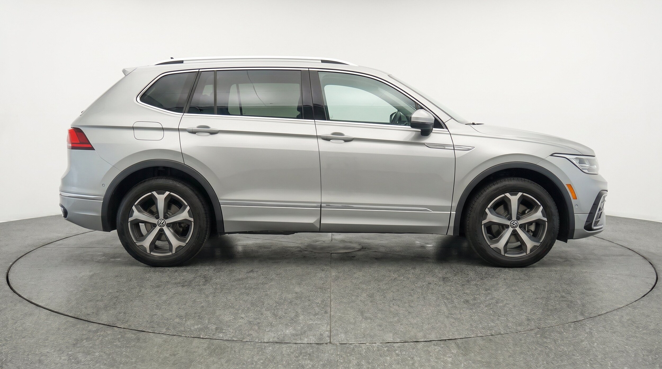 Thumbnail: 2026 Volkswagen Tiguan - 10