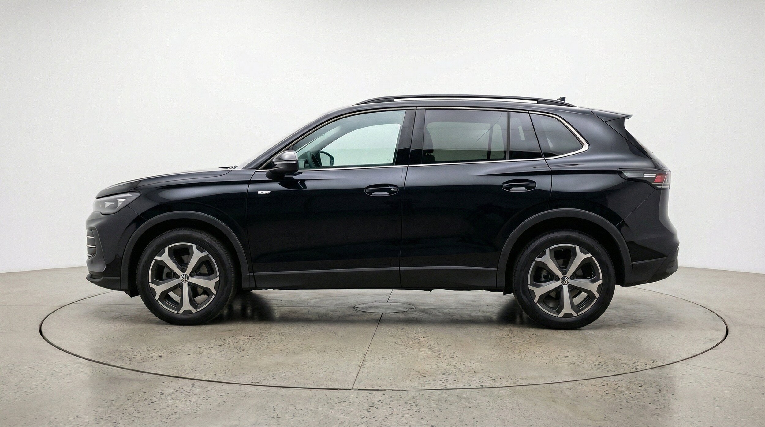 Thumbnail: 2026 Volkswagen Tiguan - 5