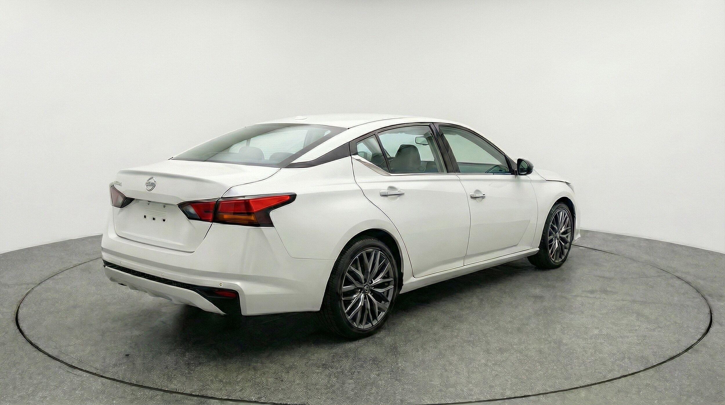 Thumbnail: 2025 Nissan Altima - 9