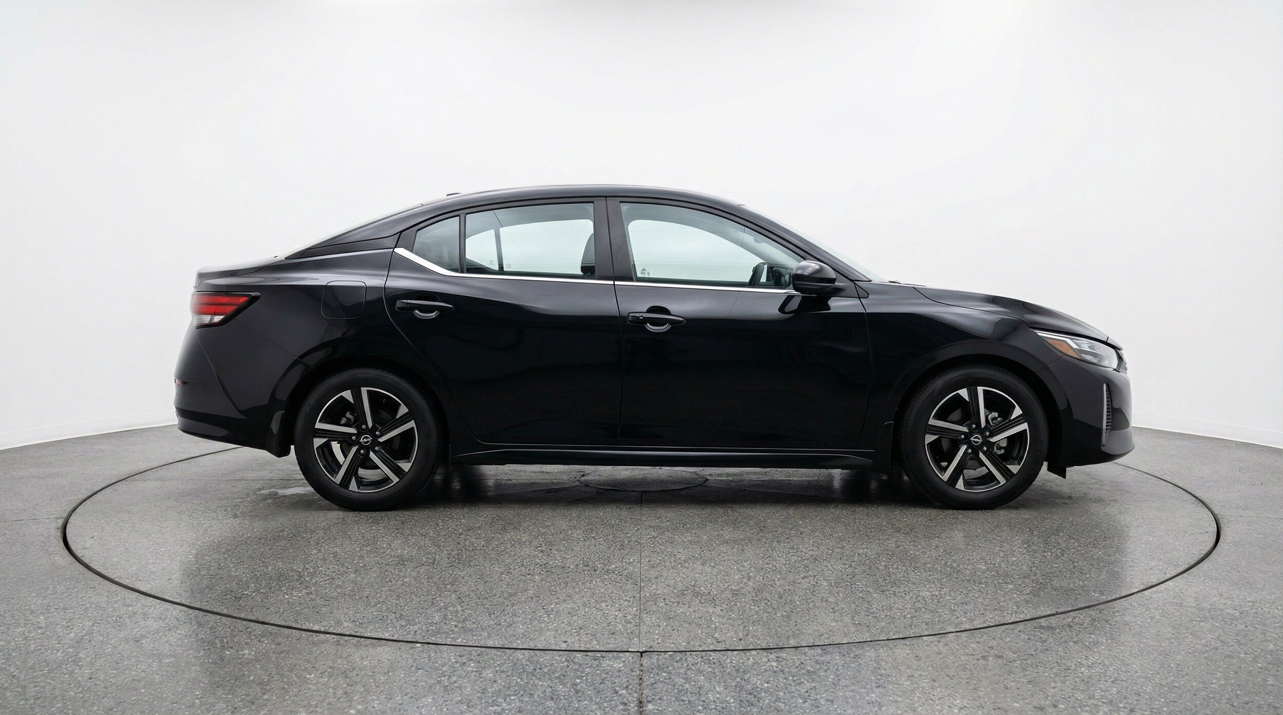 Thumbnail: 2025 Nissan Sentra - 10