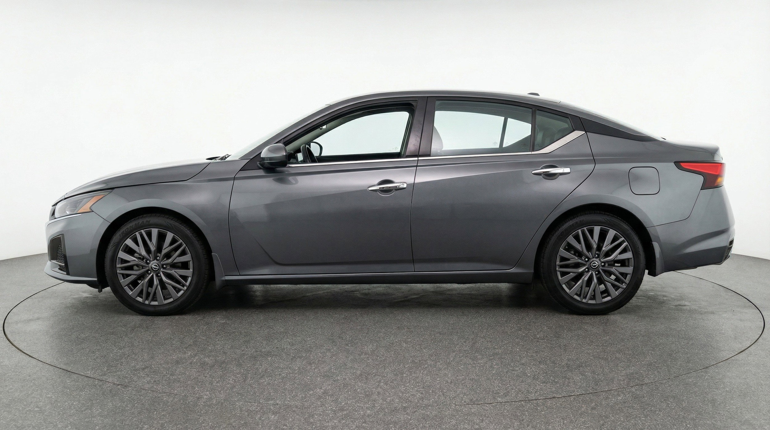 Thumbnail: 2025 Nissan Altima - 5
