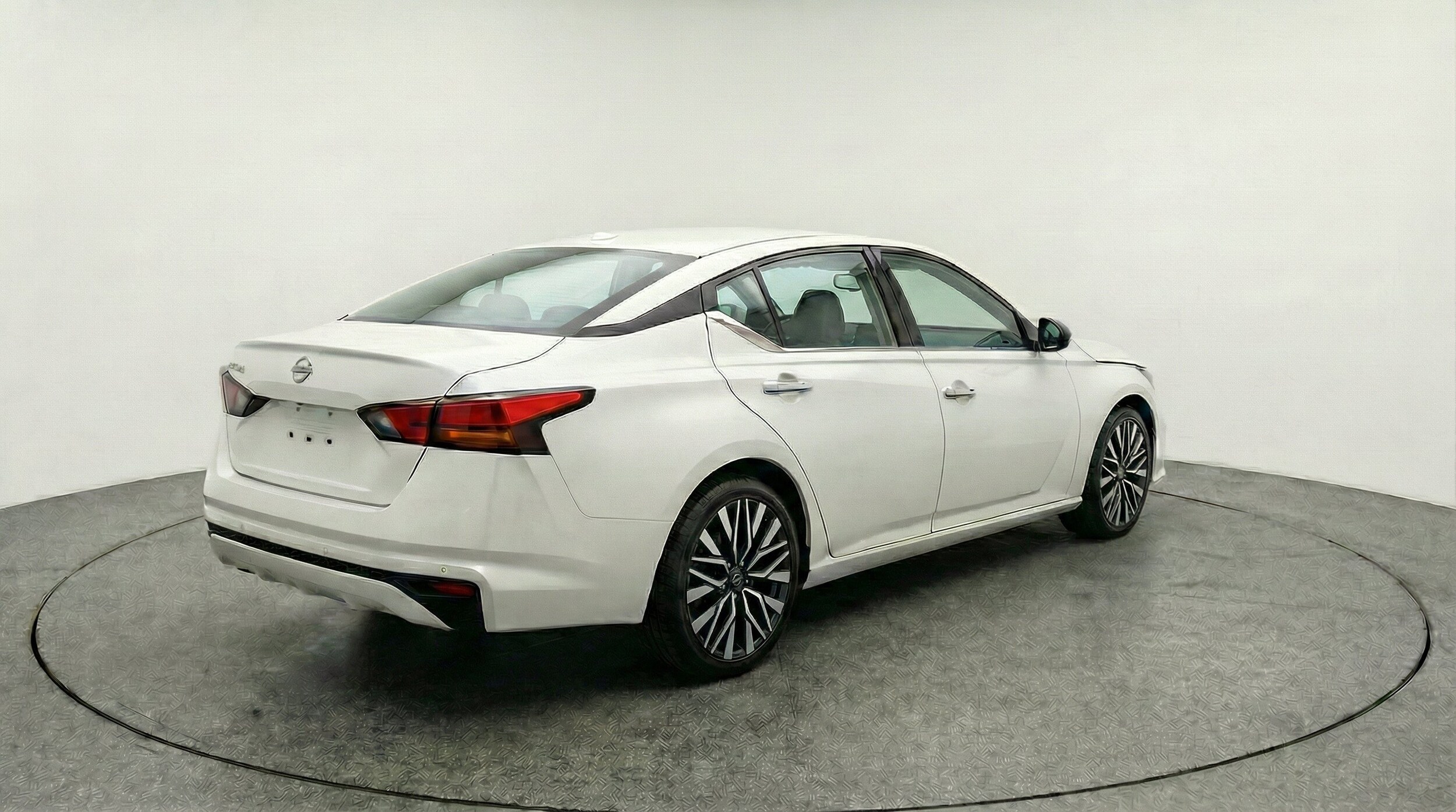 Thumbnail: 2025 Nissan Altima - 9