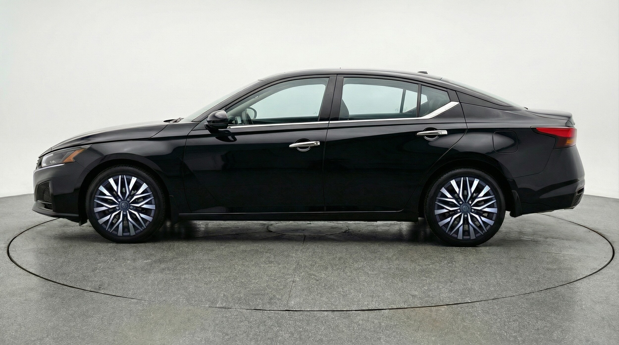 Thumbnail: 2025 Nissan Altima - 4