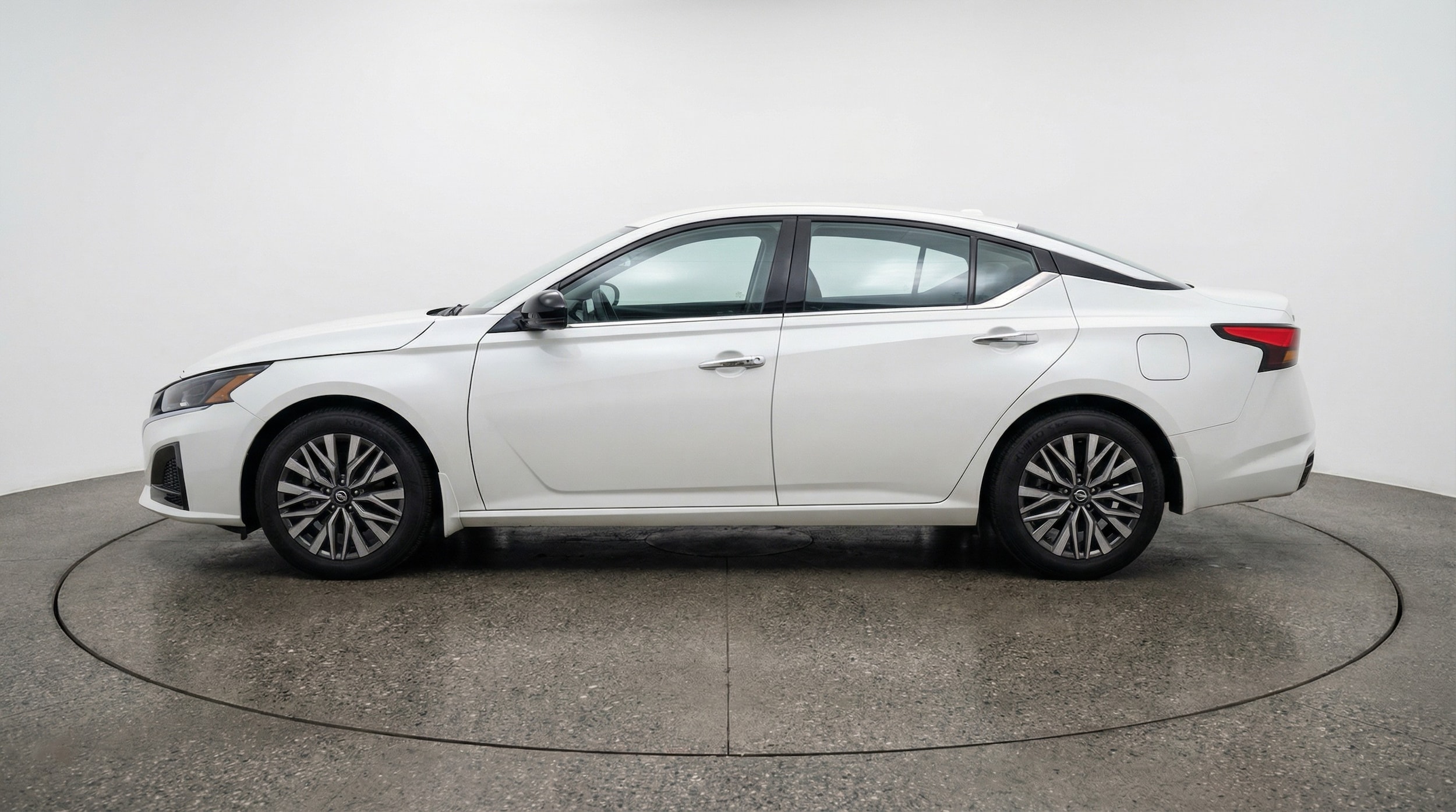 Thumbnail: 2025 Nissan Altima - 4