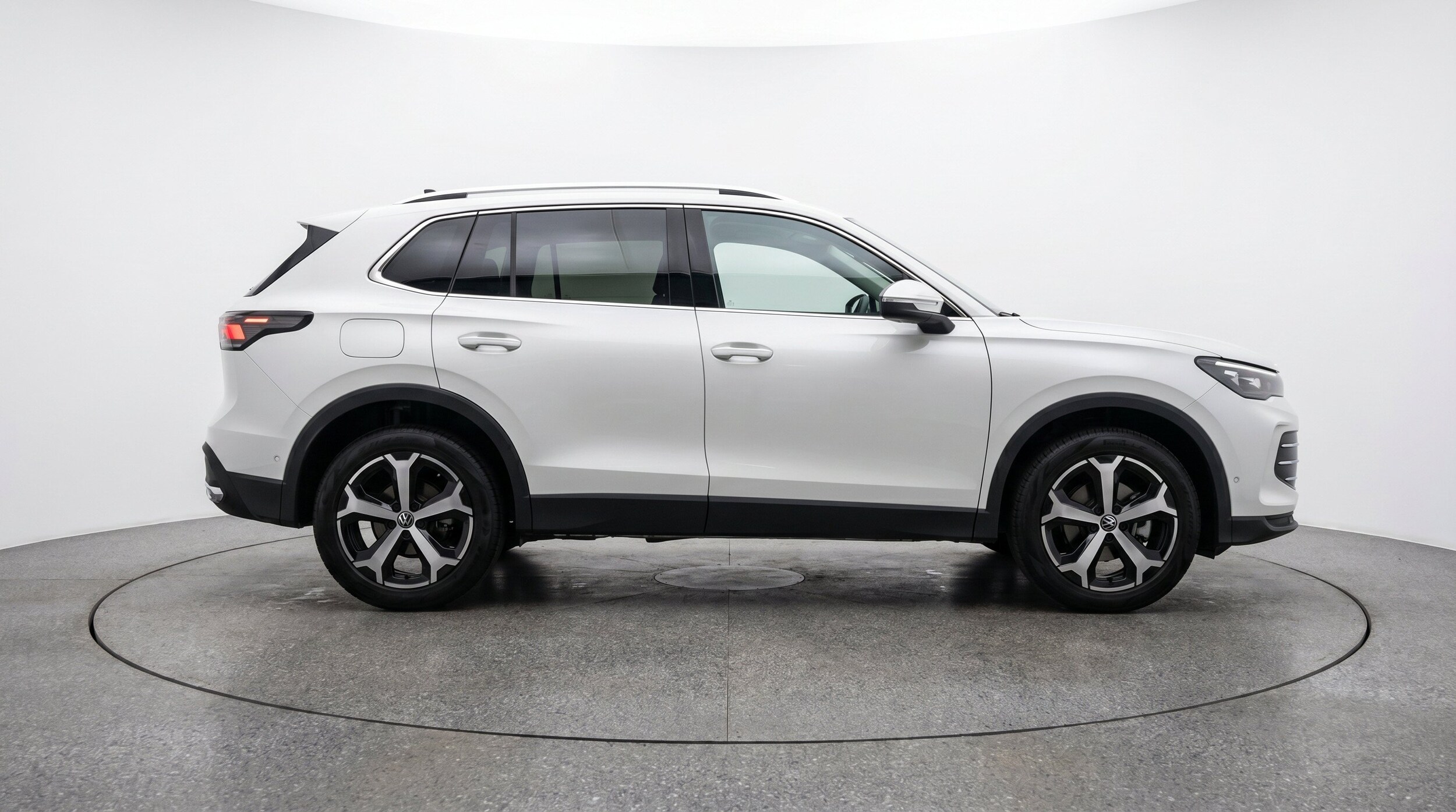 Thumbnail: 2026 Volkswagen Tiguan - 11