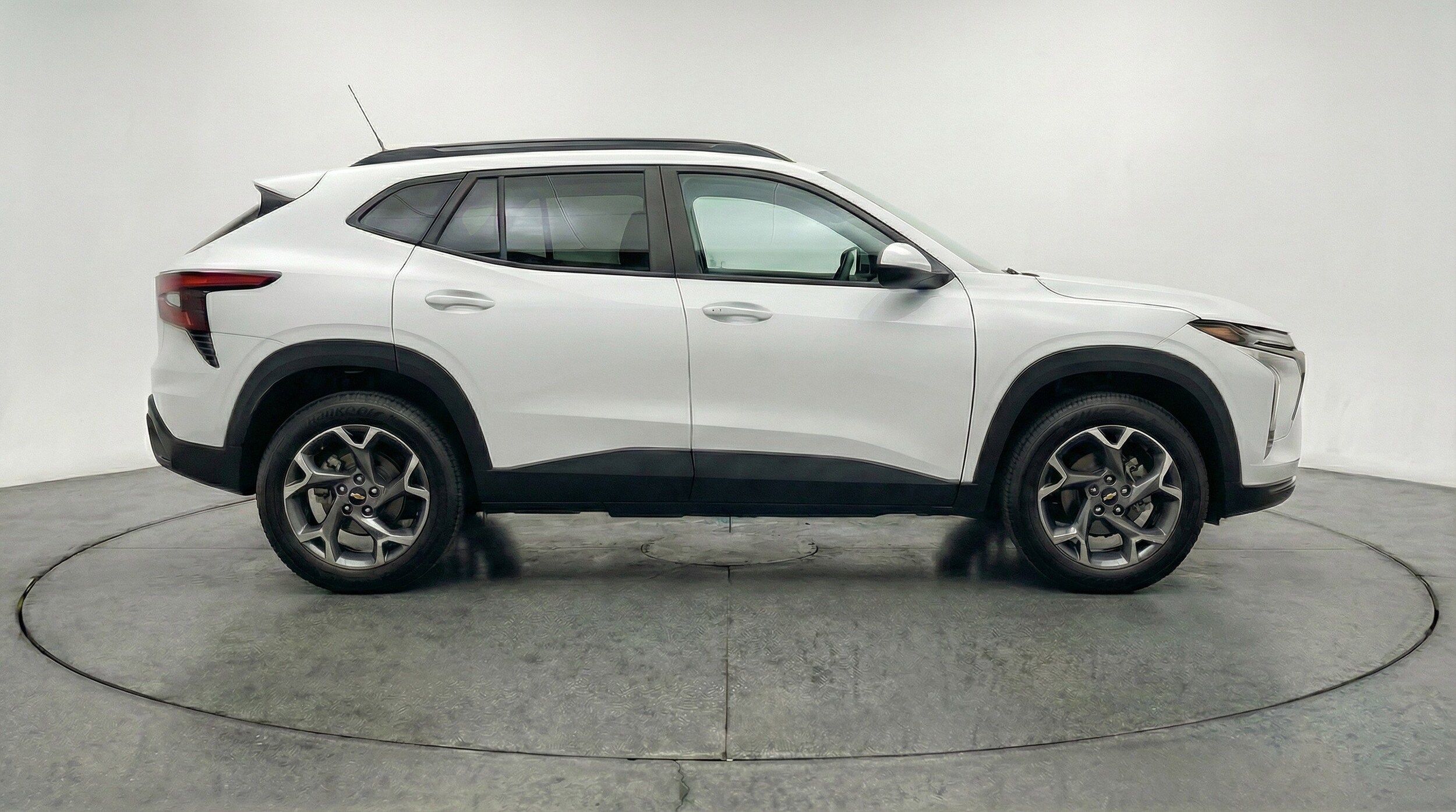 Thumbnail: 2025 Chevrolet Trax - 11