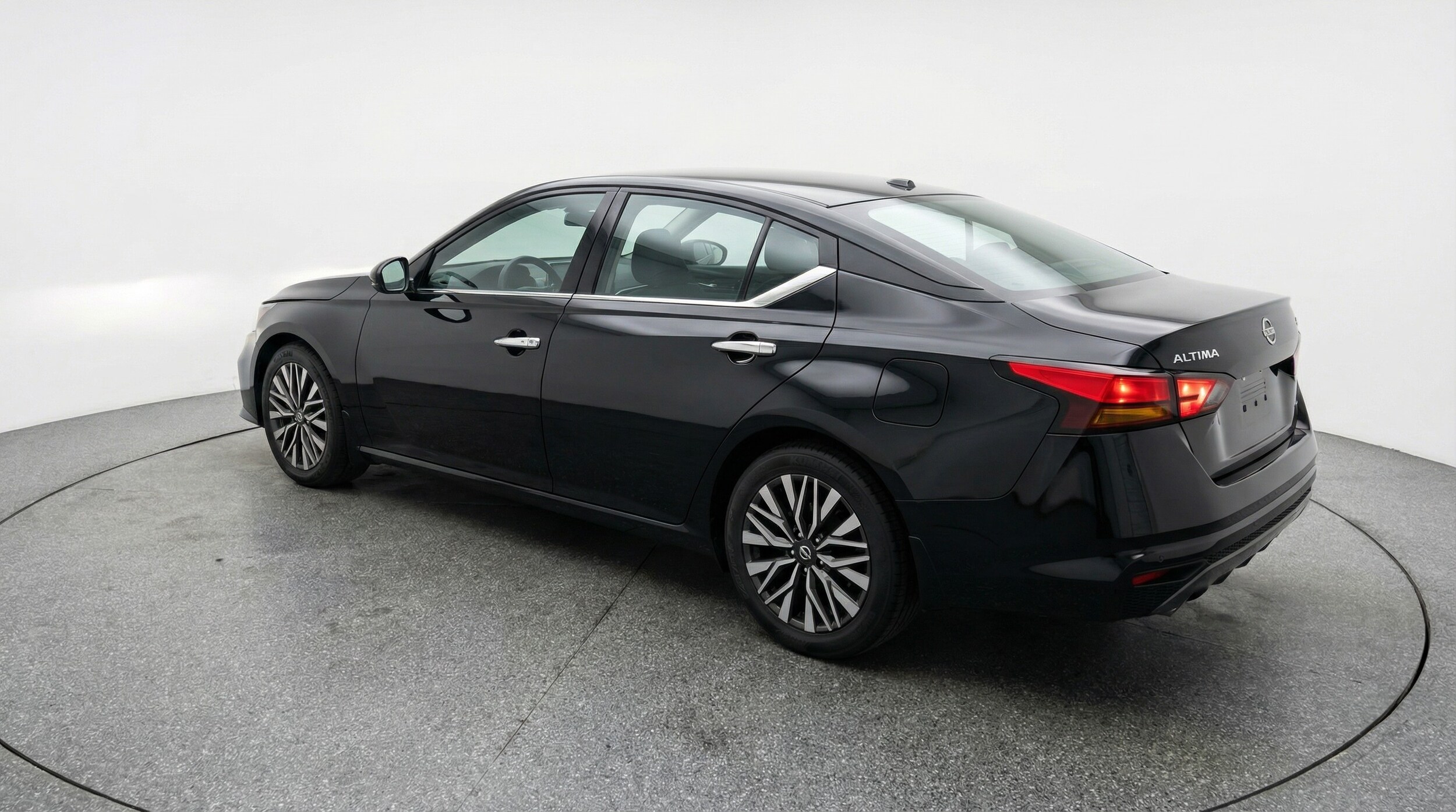 Thumbnail: 2025 Nissan Altima - 5