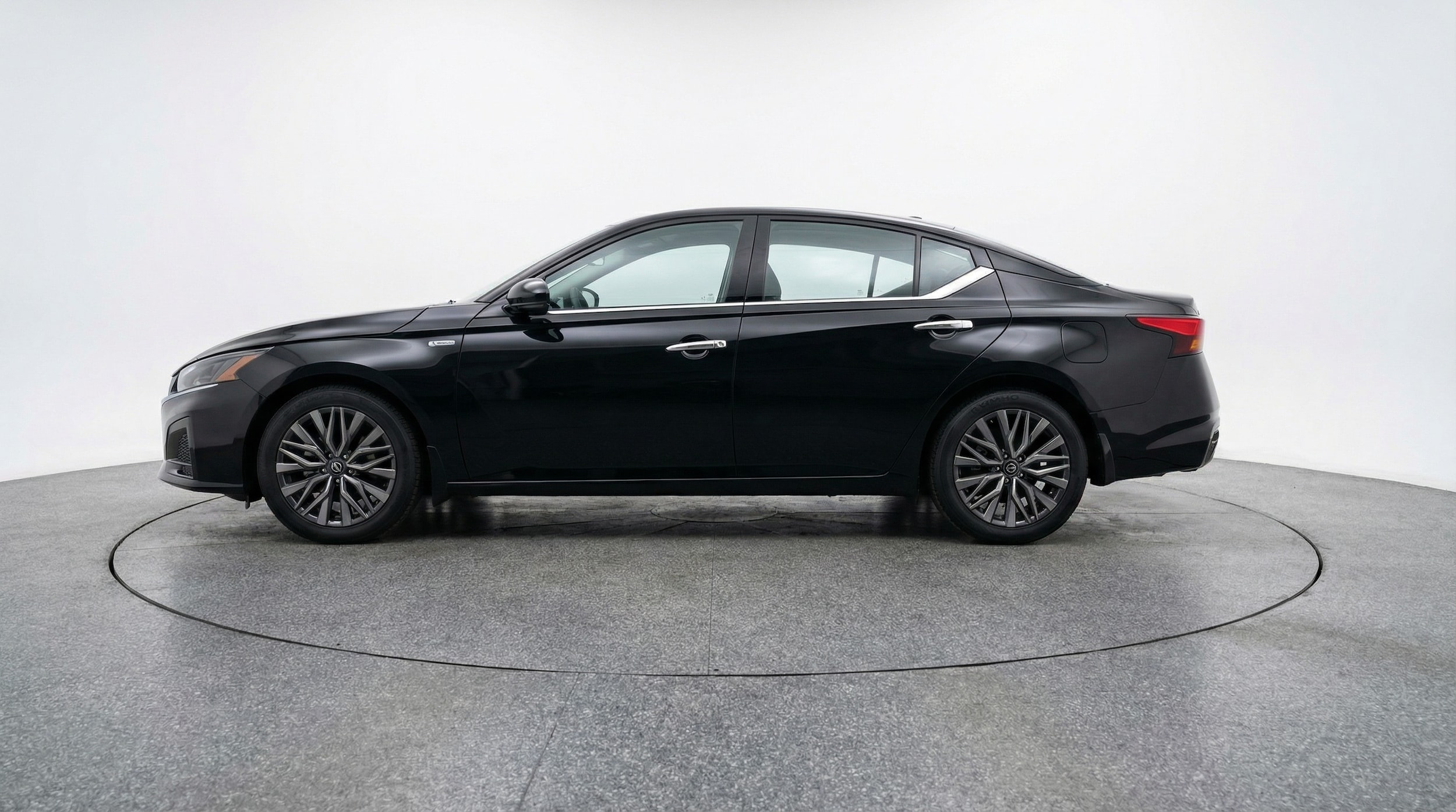 Thumbnail: 2025 Nissan Altima - 4