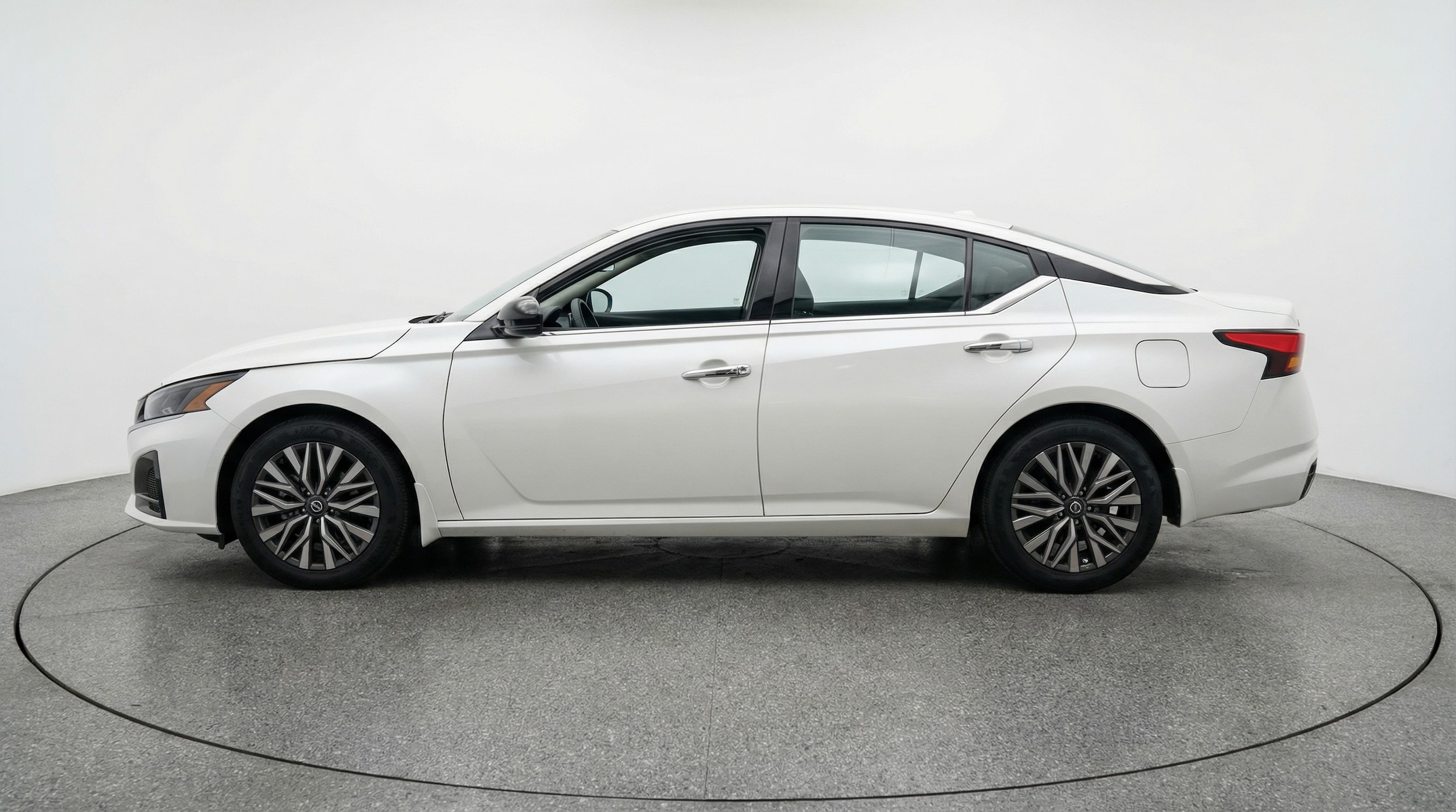 Thumbnail: 2025 Nissan Altima - 4