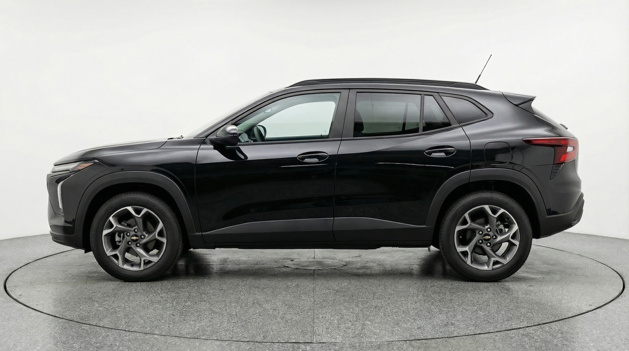 Thumbnail: 2025 Chevrolet Trax - 4