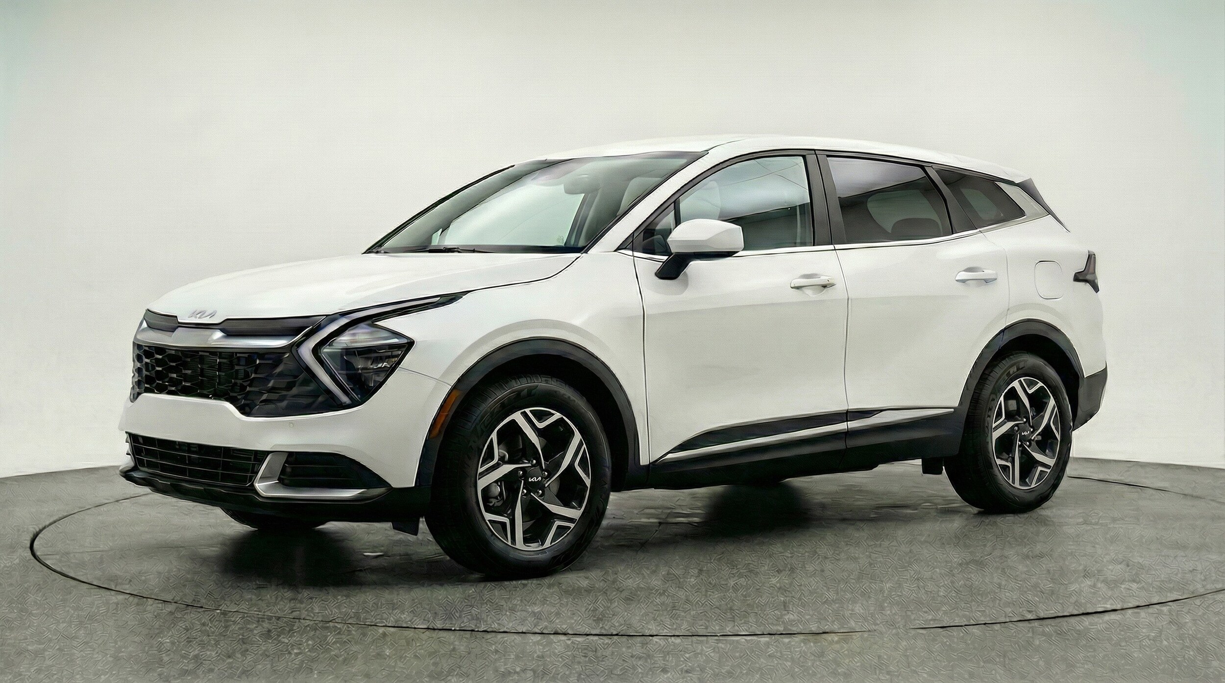 Thumbnail: 2025 Kia Sportage - 3