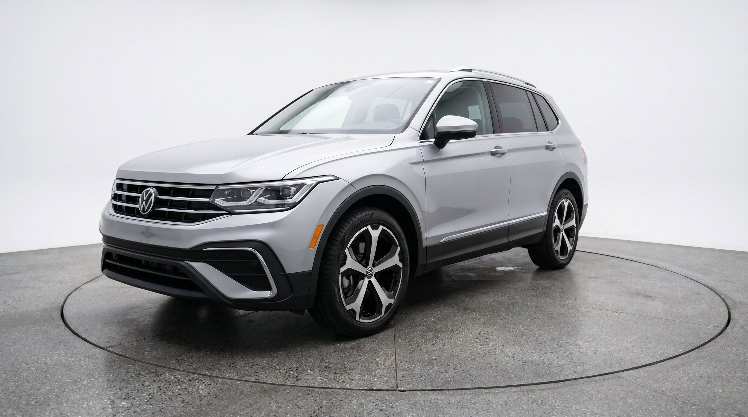 Thumbnail: 2026 Volkswagen Tiguan - 3