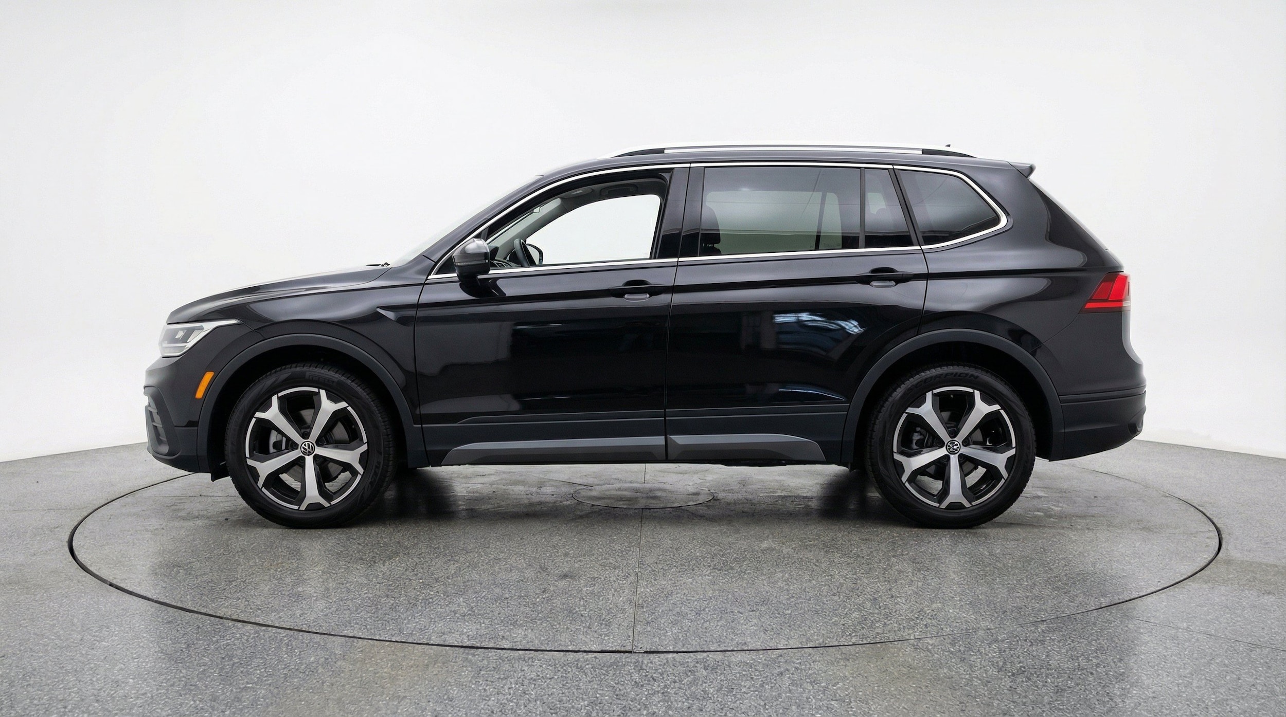 Thumbnail: 2026 Volkswagen Tiguan - 5