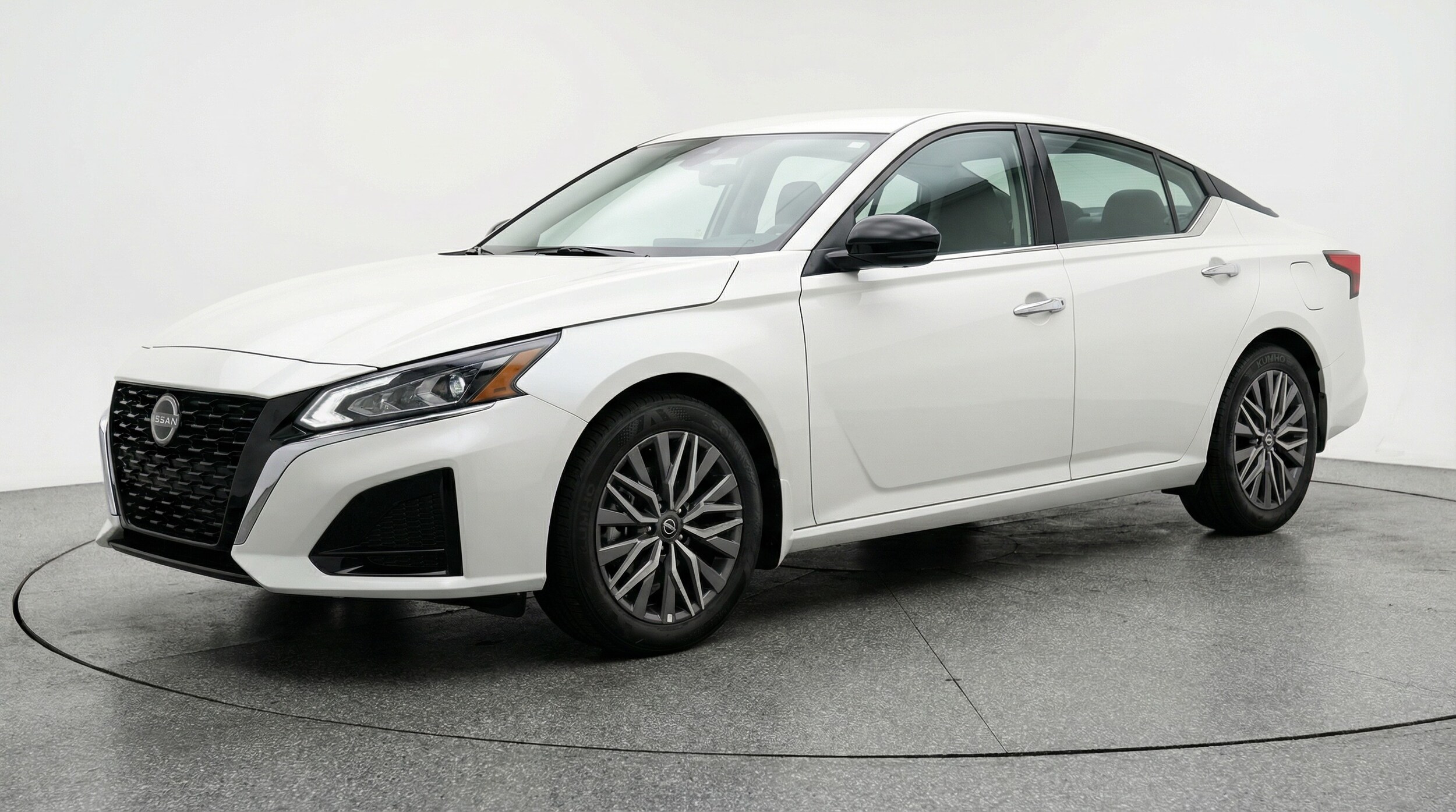 Thumbnail: 2025 Nissan Altima - 3