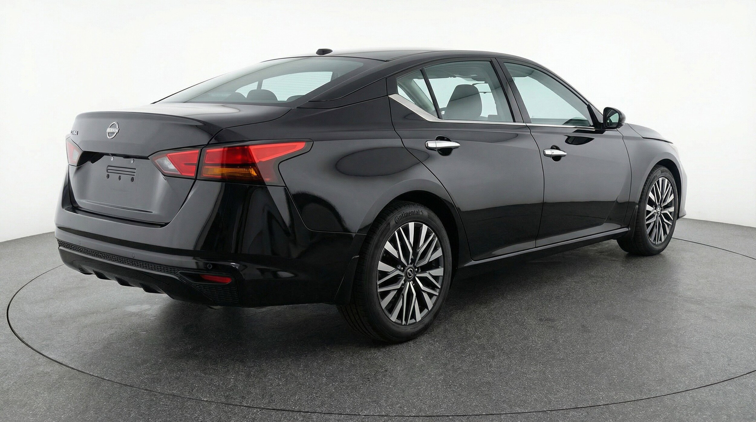 Thumbnail: 2025 Nissan Altima - 9