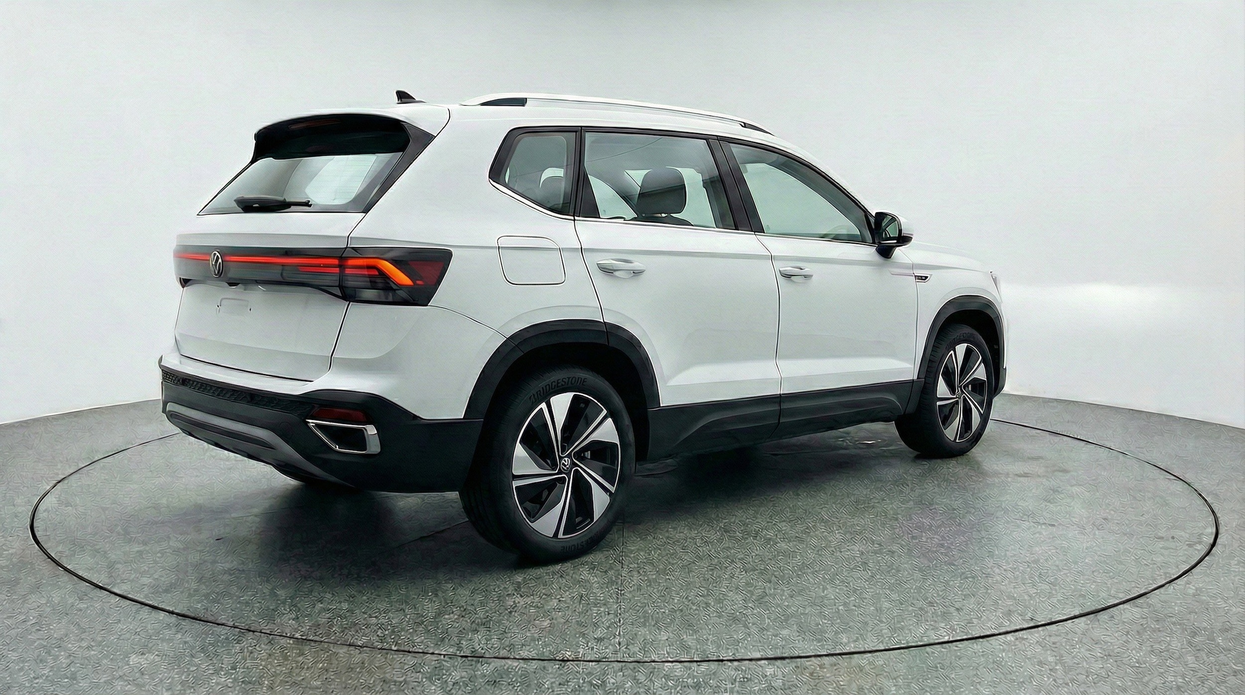 Thumbnail: 2025 Volkswagen Taos - 9