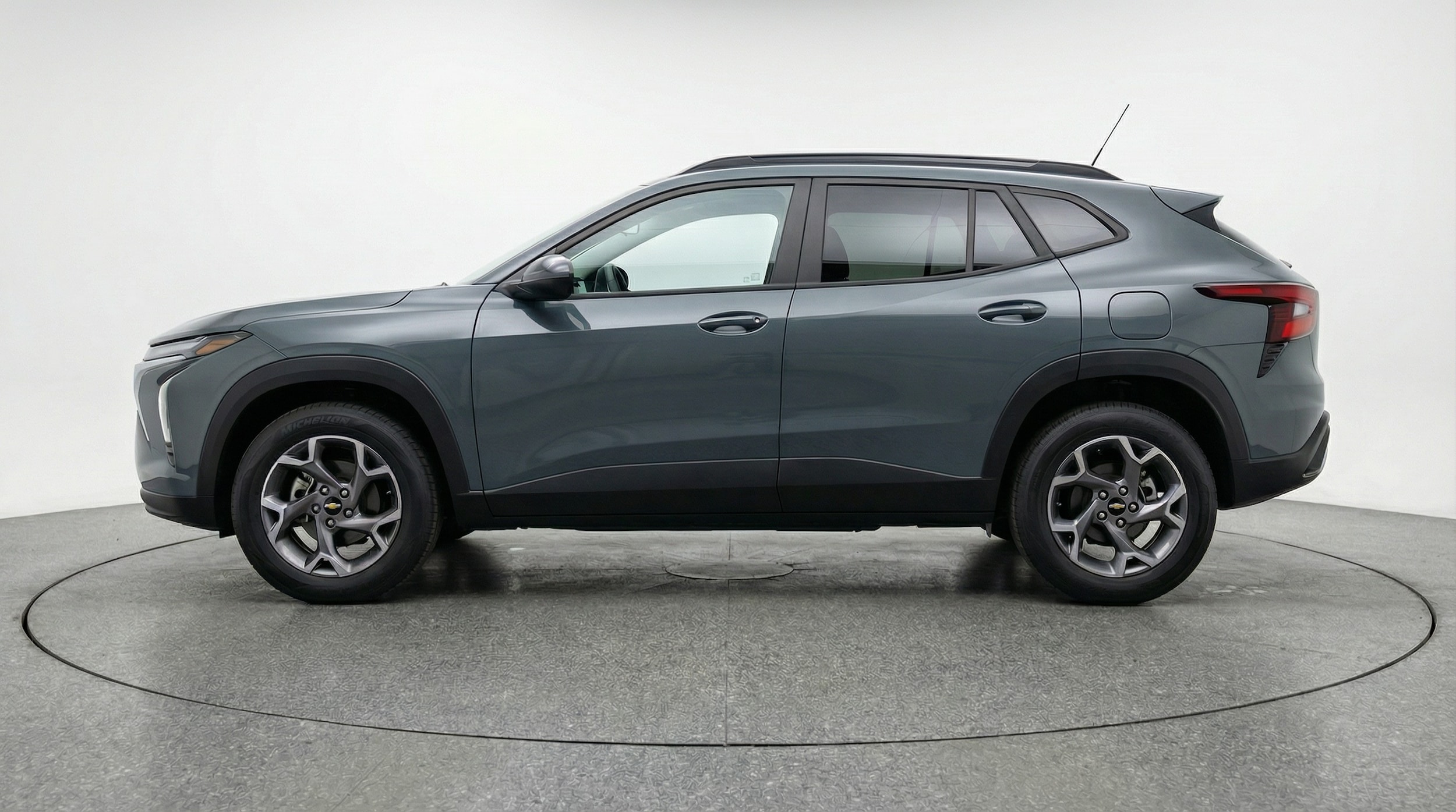 Thumbnail: 2025 Chevrolet Trax - 4