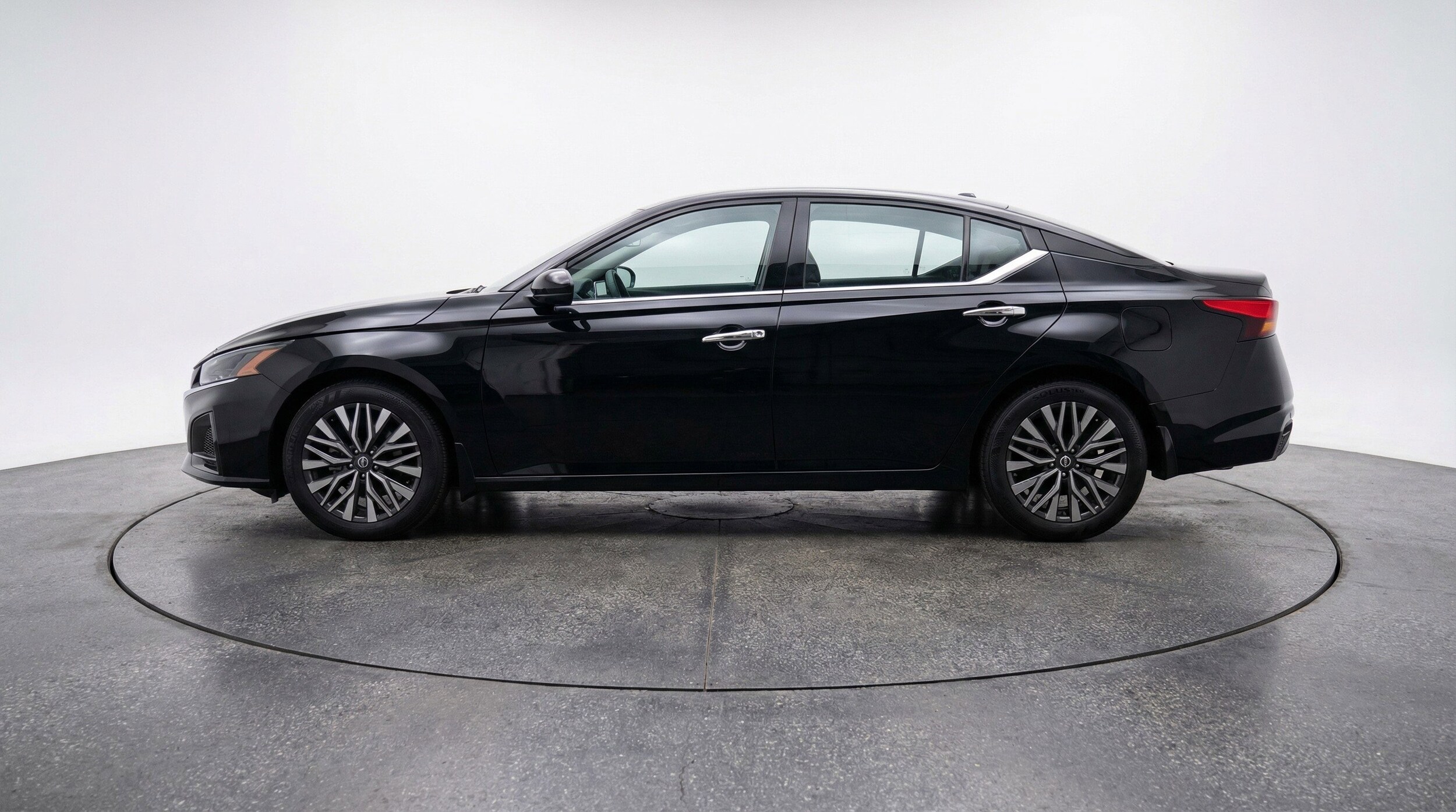 Thumbnail: 2025 Nissan Altima - 5