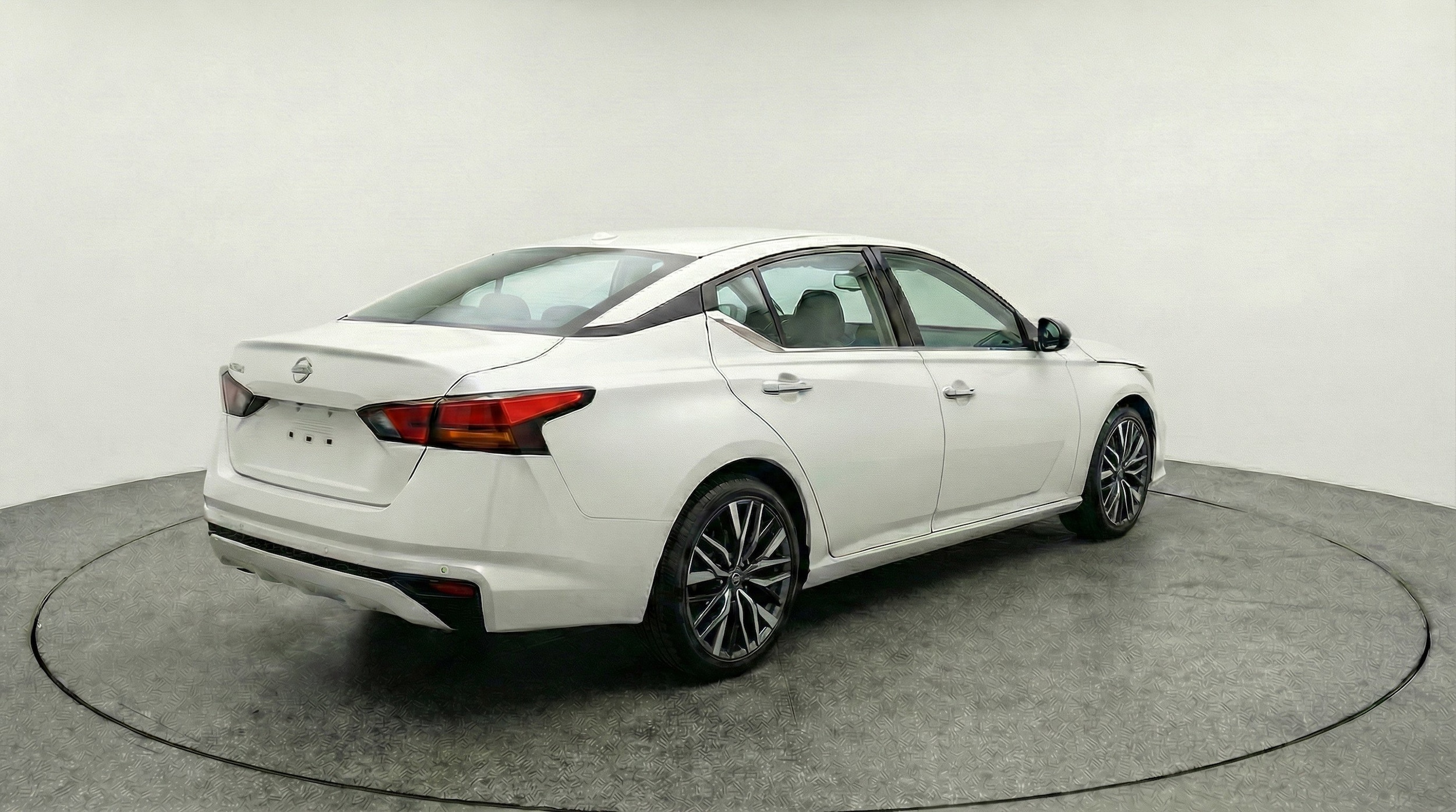 Thumbnail: 2025 Nissan Altima - 9