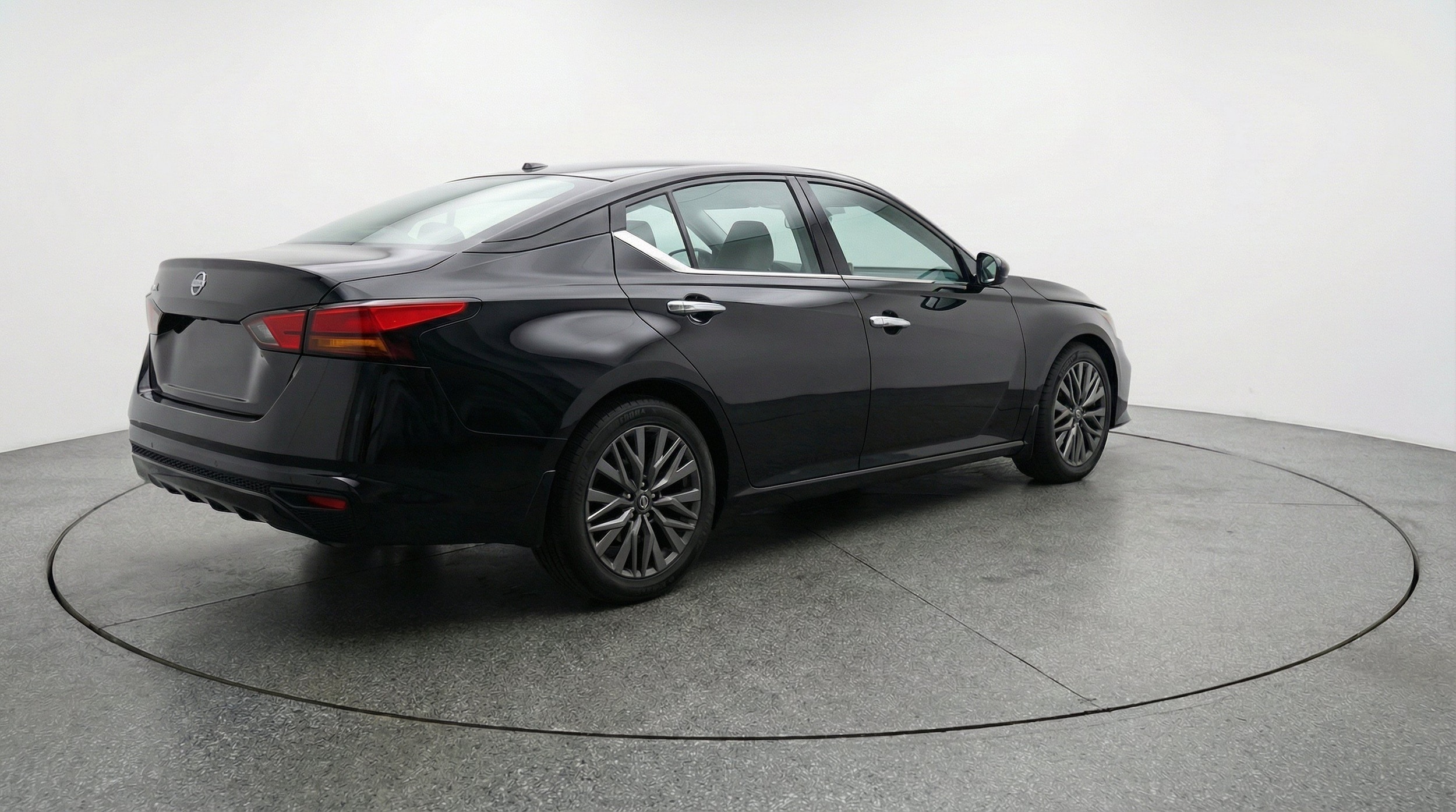 Thumbnail: 2025 Nissan Altima - 9