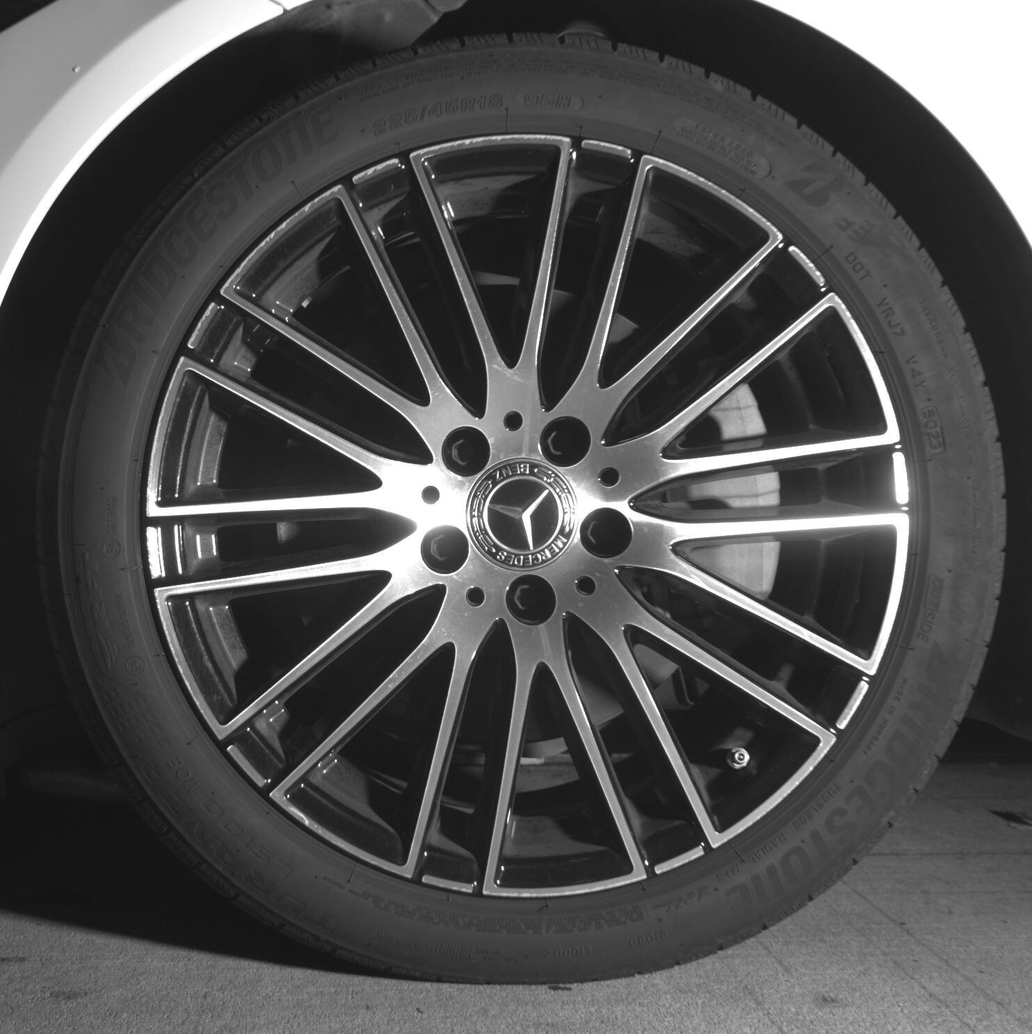 Thumbnail: 2024 Mercedes-Benz C-Class - 9