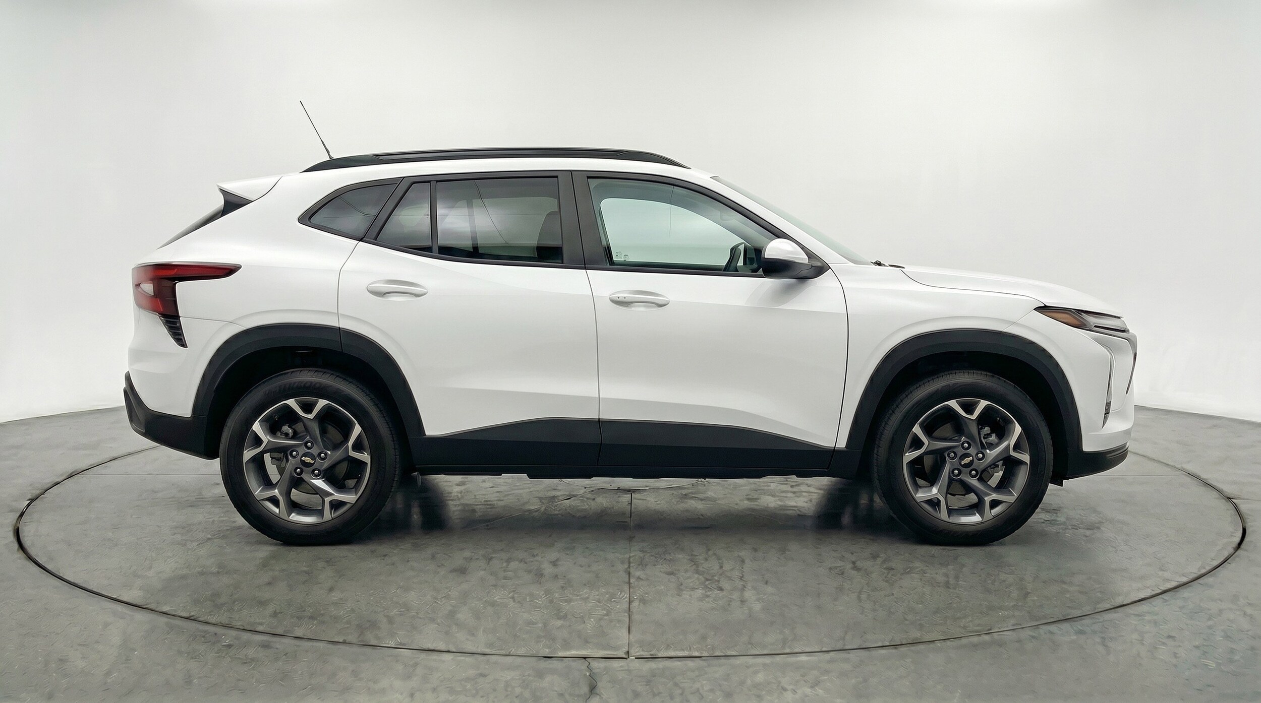 Thumbnail: 2025 Chevrolet Trax - 11