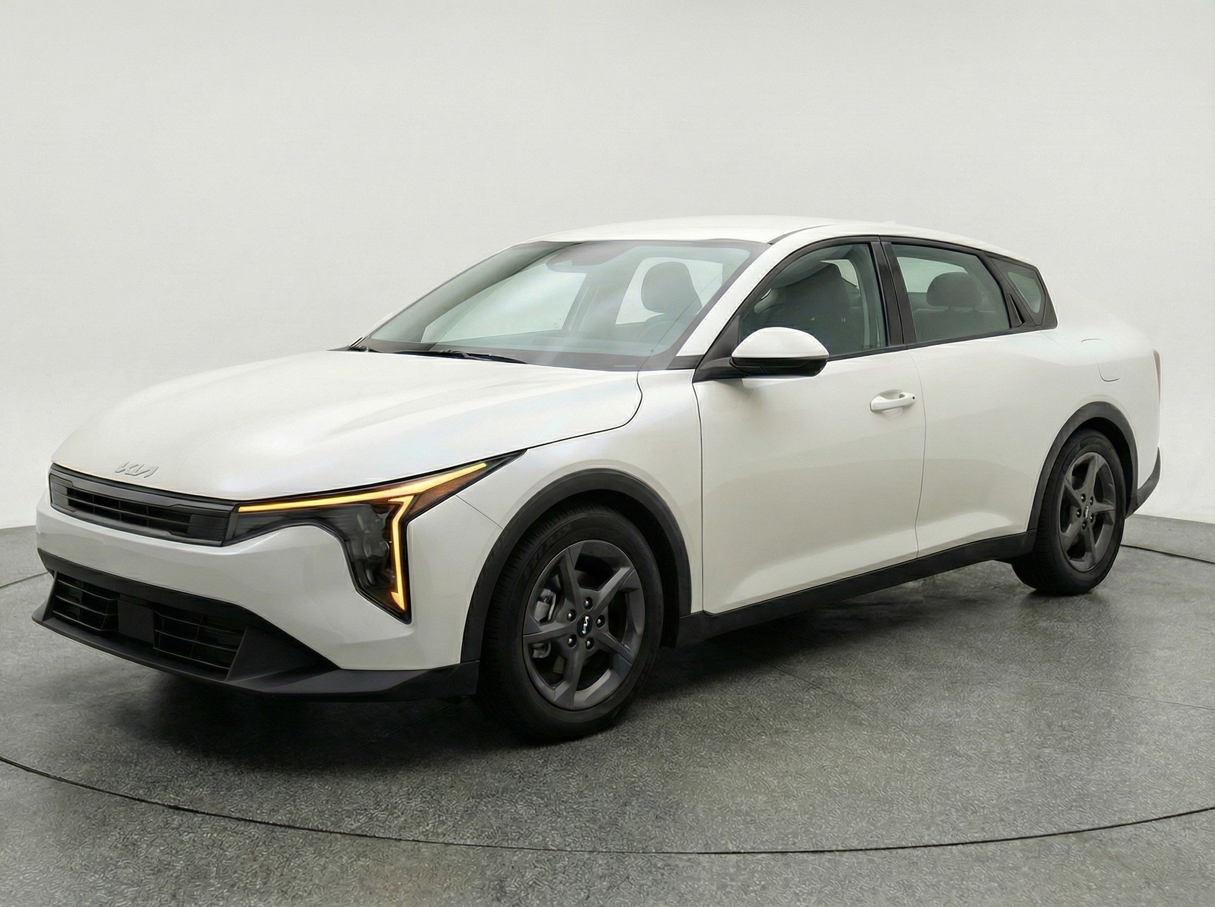 Thumbnail: 2025 Kia K4 - 3