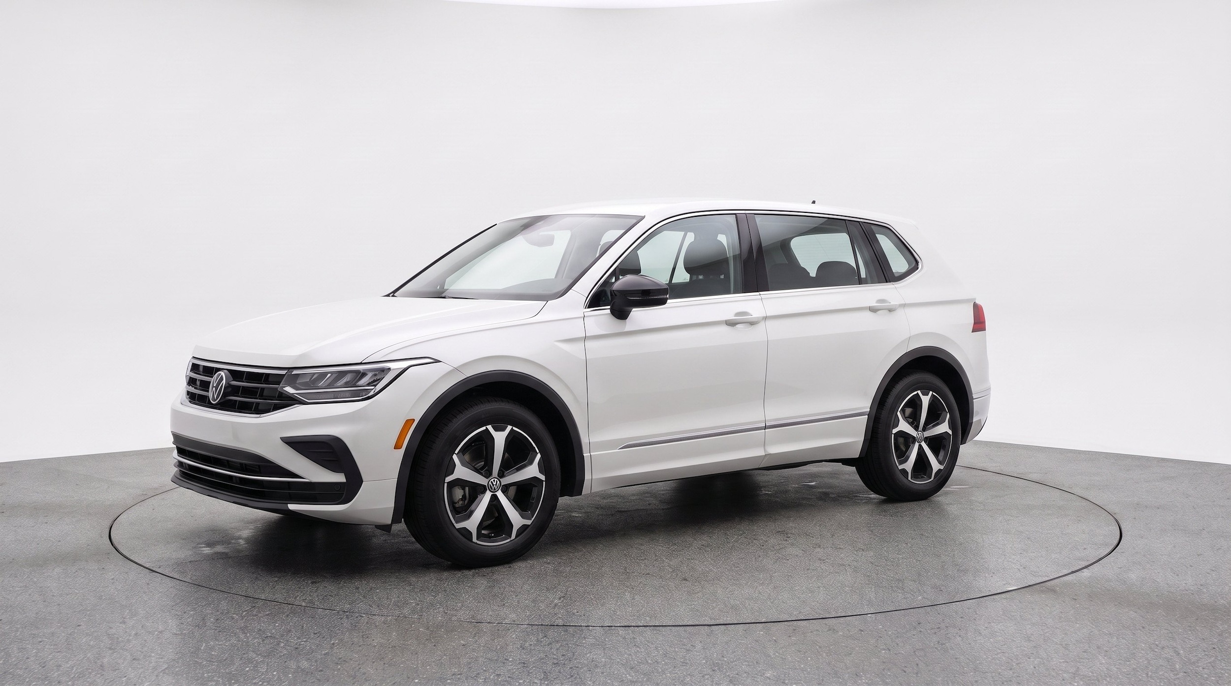 Thumbnail: 2026 Volkswagen Tiguan - 3