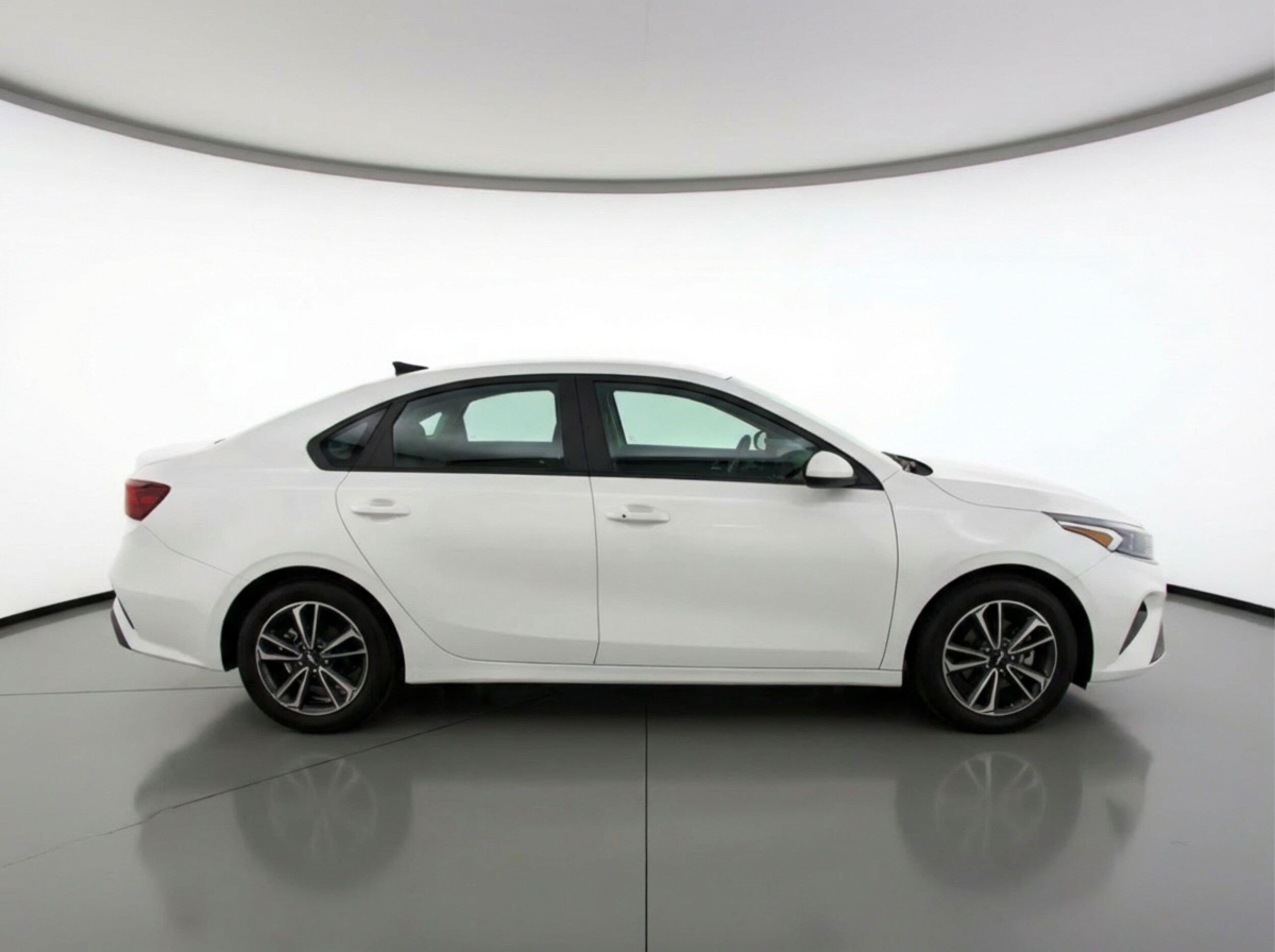 Thumbnail: 2024 Kia Forte - 8