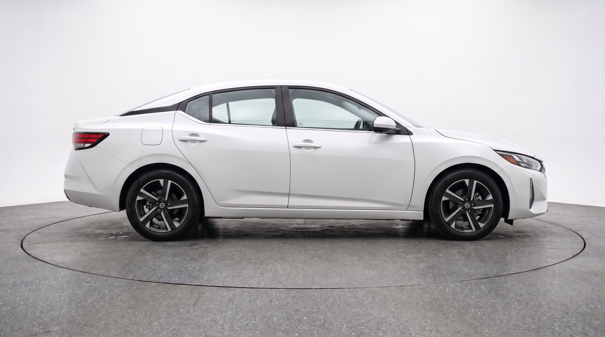 Thumbnail: 2025 Nissan Sentra - 10