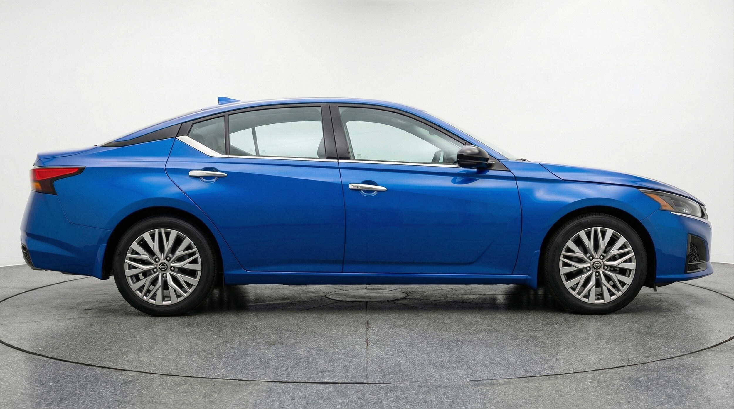 Thumbnail: 2025 Nissan Altima - 11