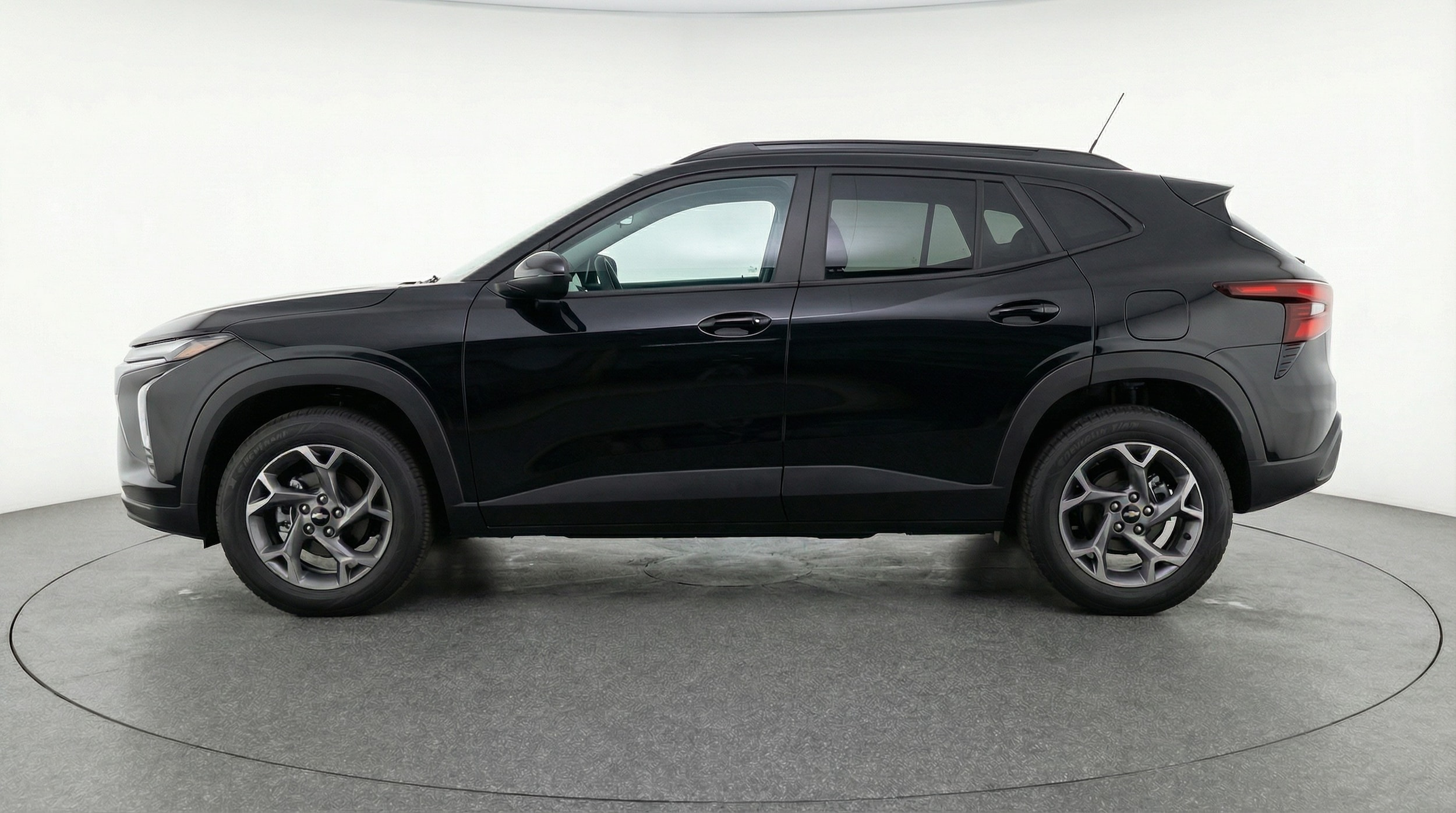 Thumbnail: 2025 Chevrolet Trax - 4