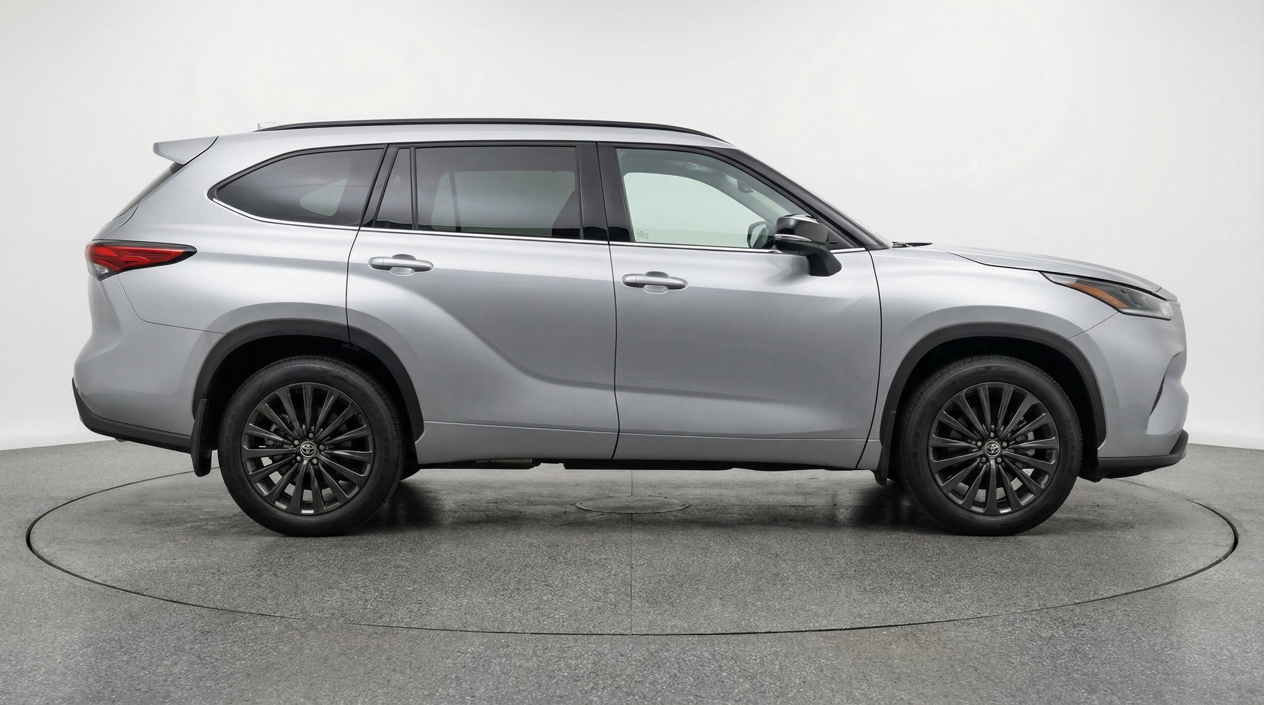 Thumbnail: 2025 Toyota Highlander - 11
