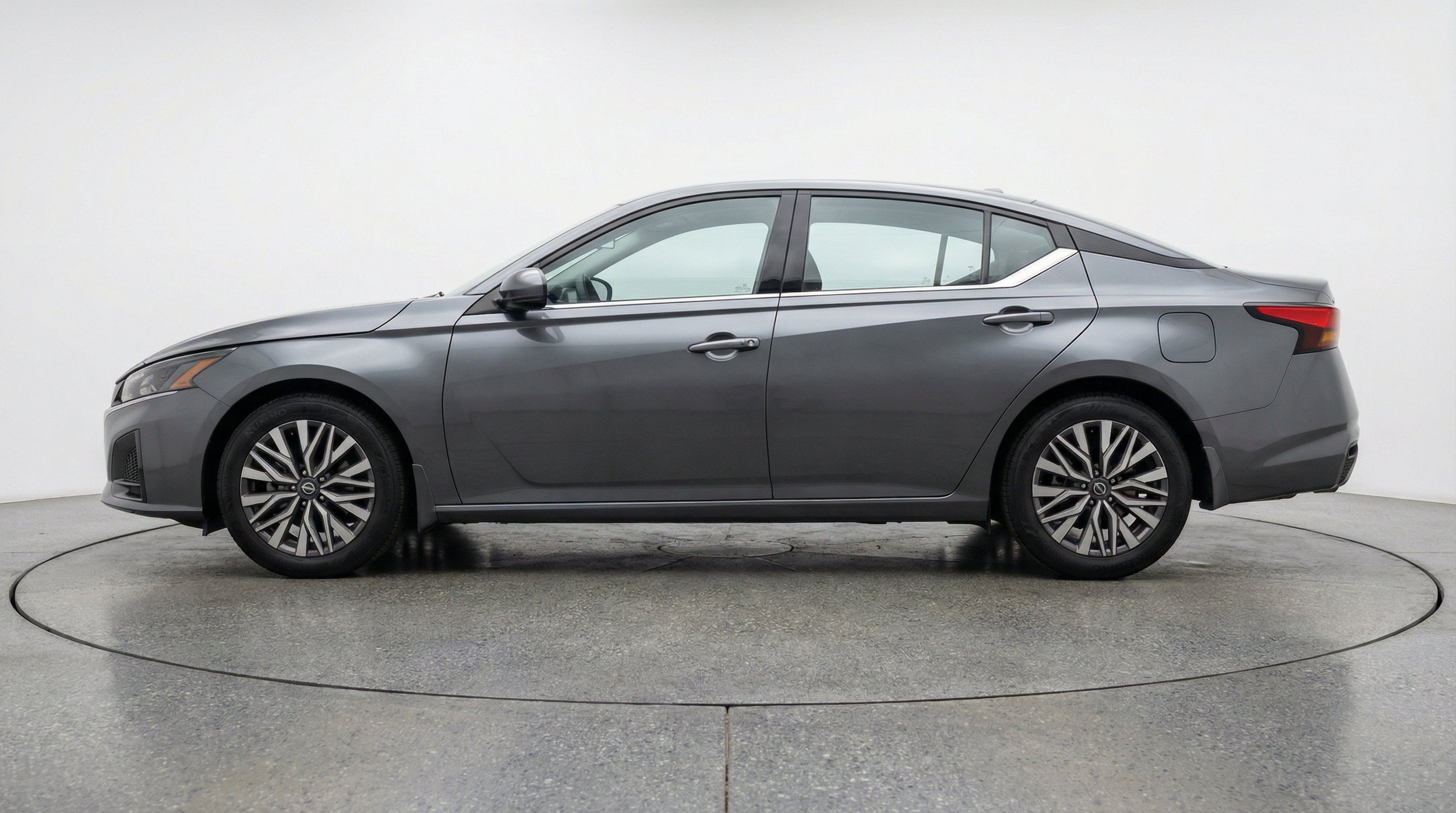Thumbnail: 2025 Nissan Altima - 5