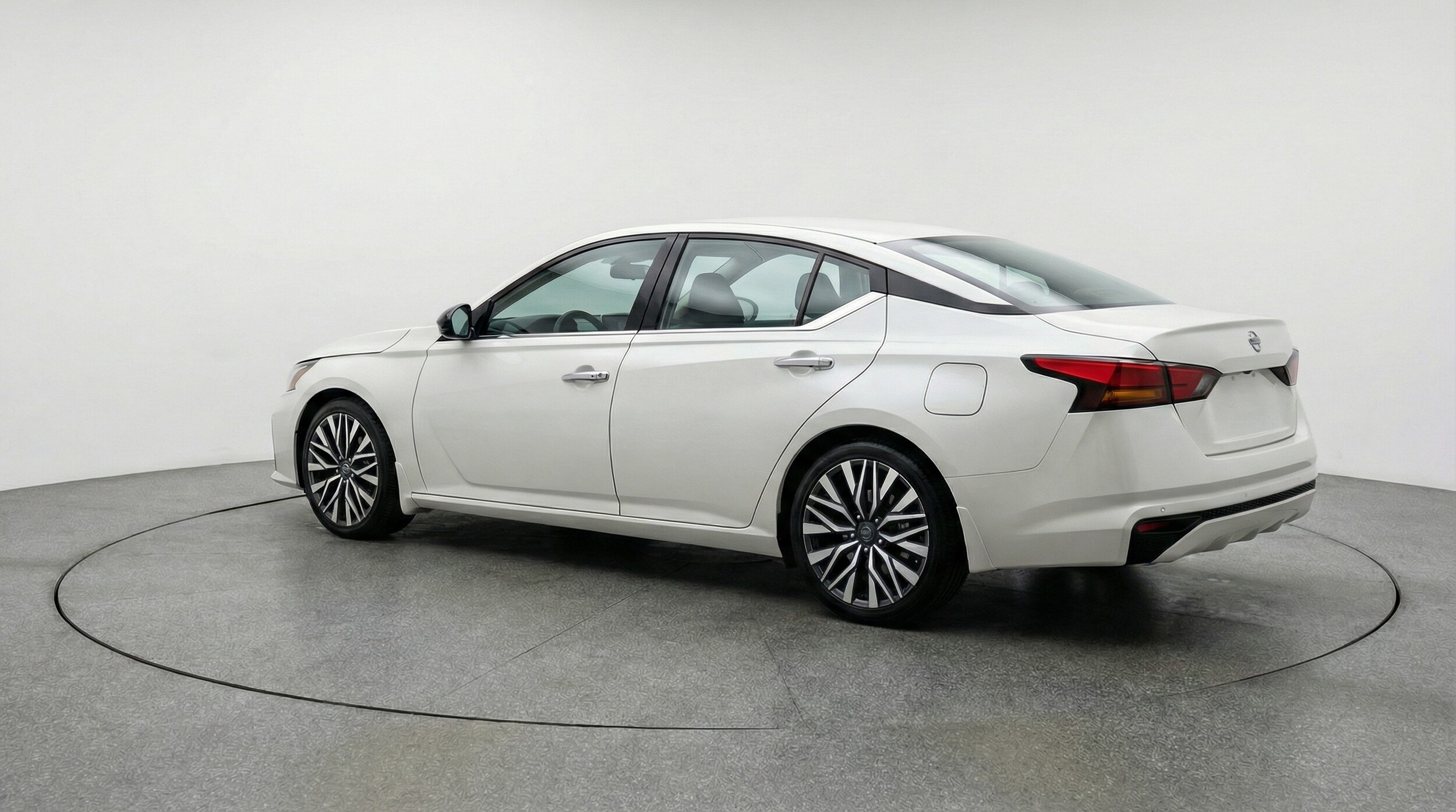 Thumbnail: 2025 Nissan Altima - 5