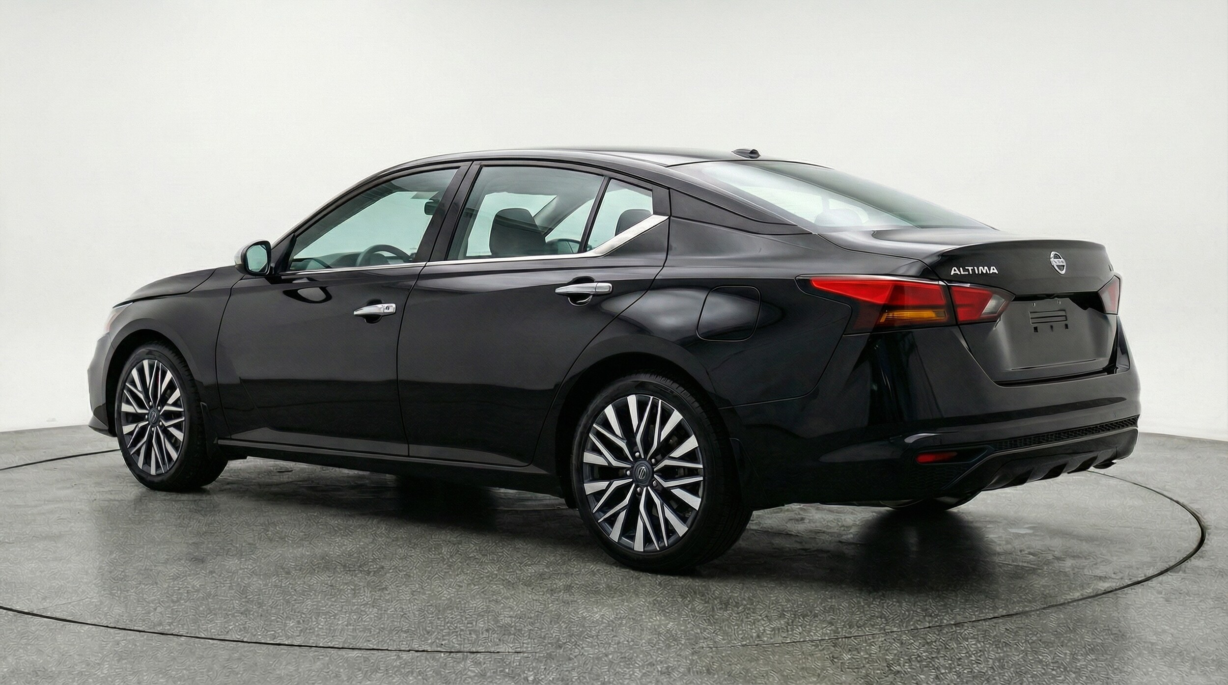 Thumbnail: 2025 Nissan Altima - 5