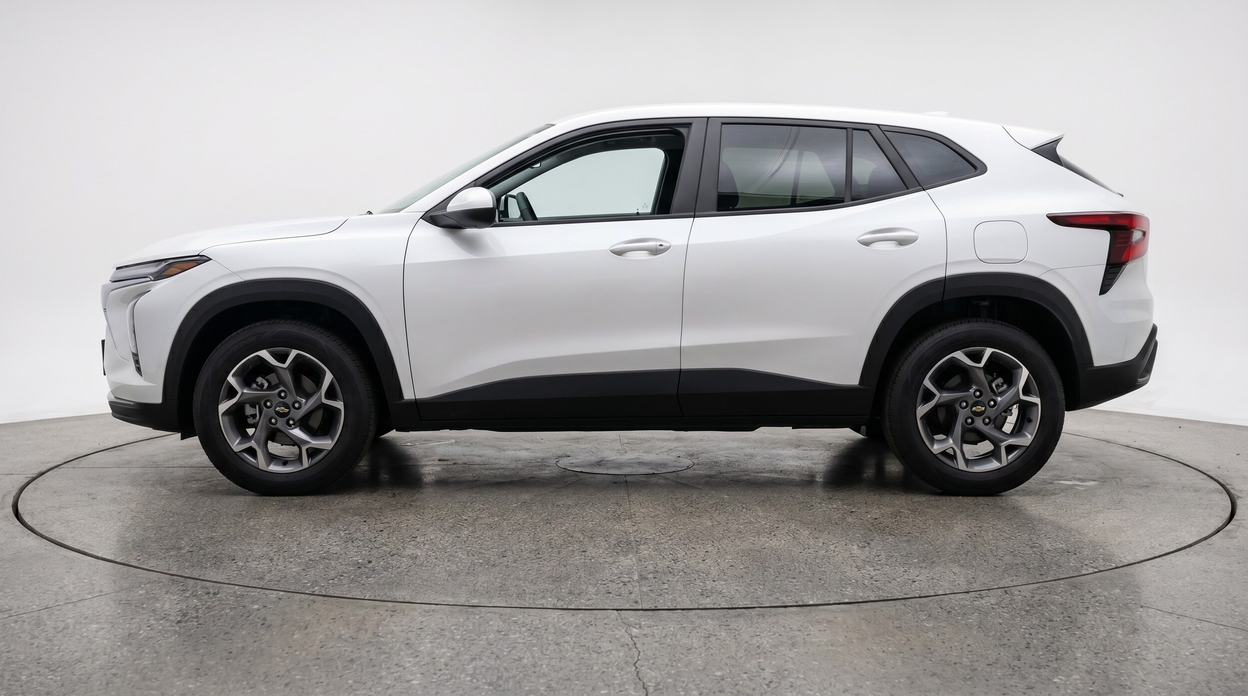 Thumbnail: 2025 Chevrolet Trax - 4